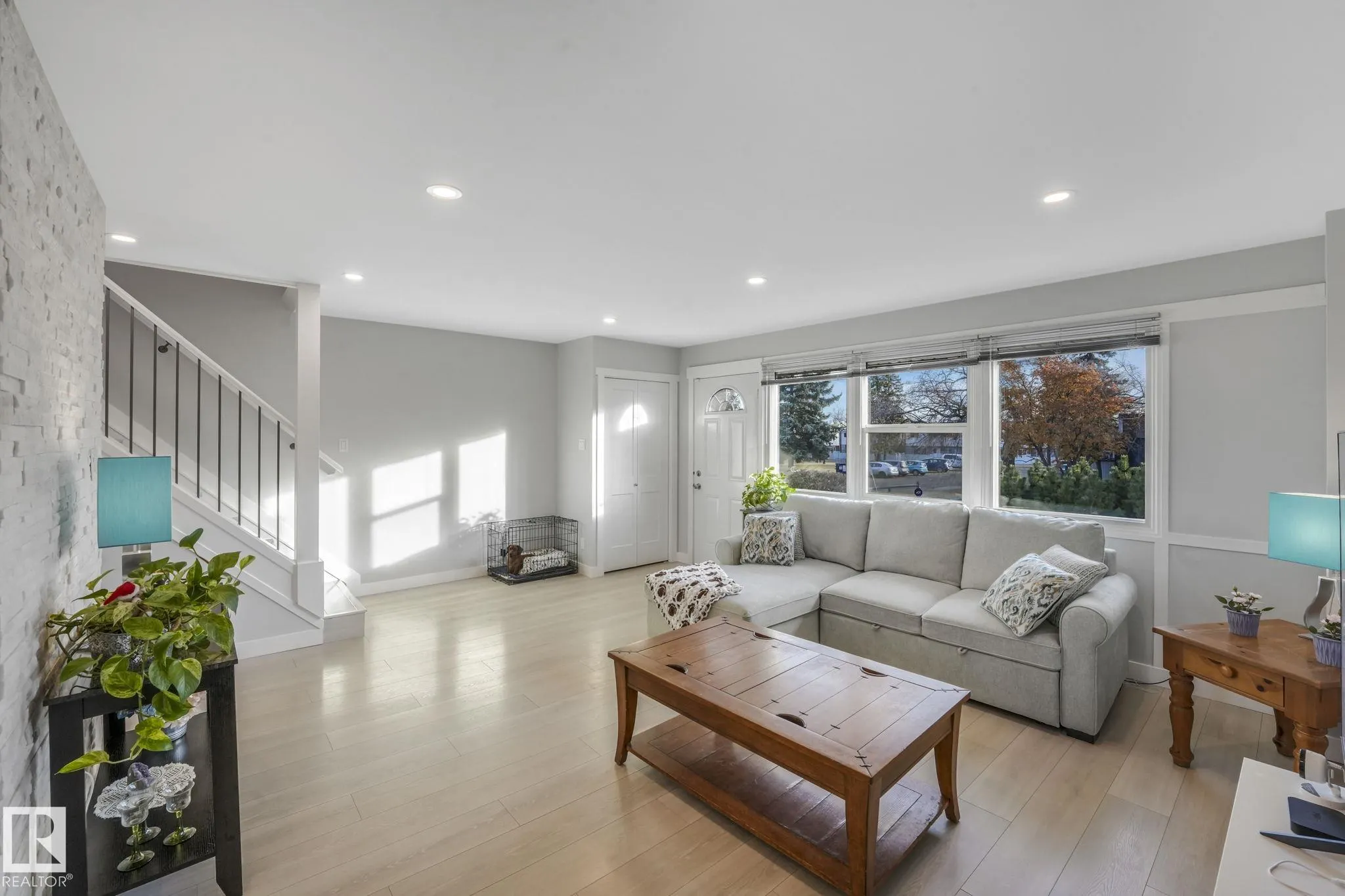 121 VILLAGE ON THE GREEN Green