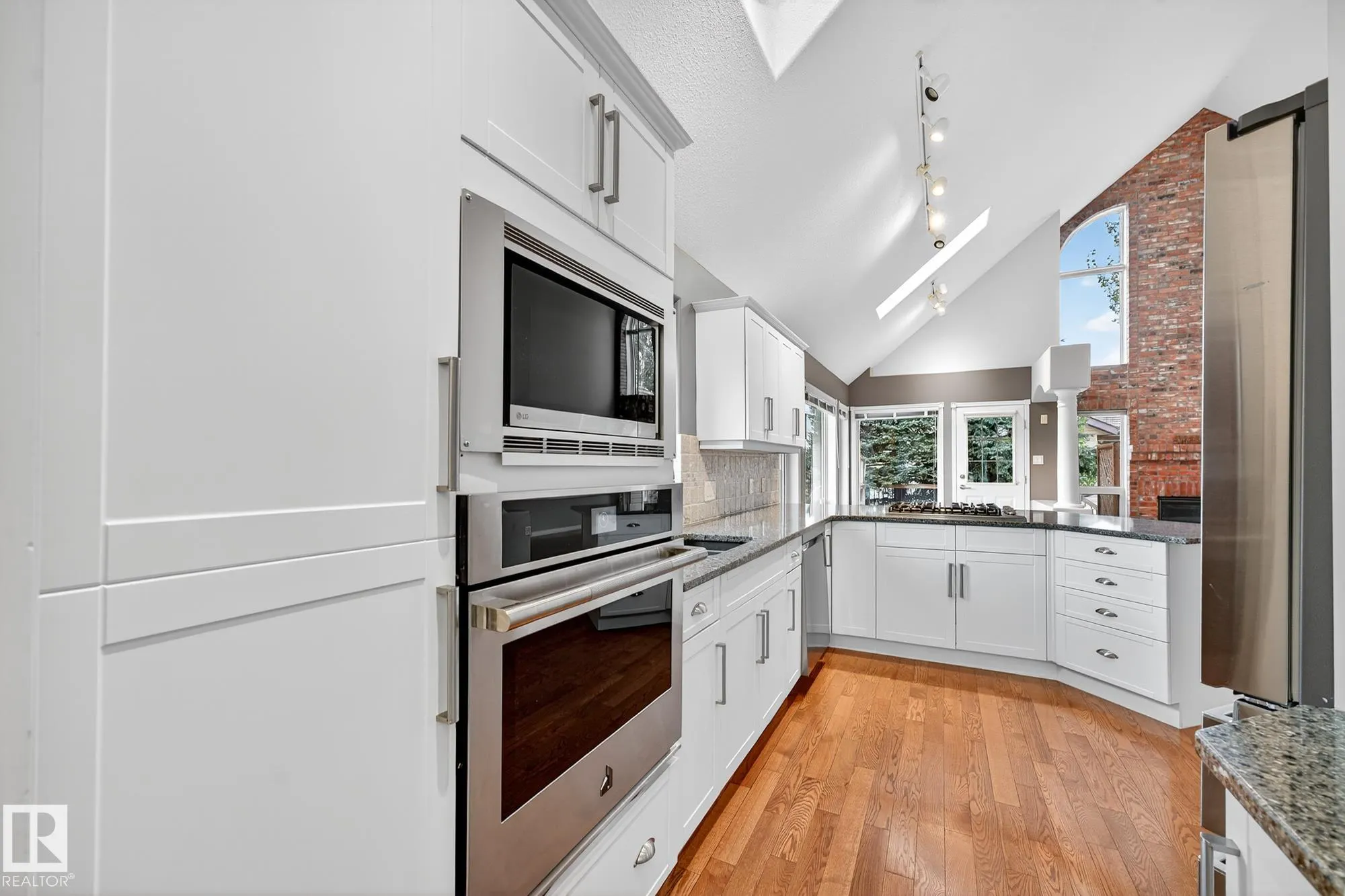 1085 CARTER CREST Road