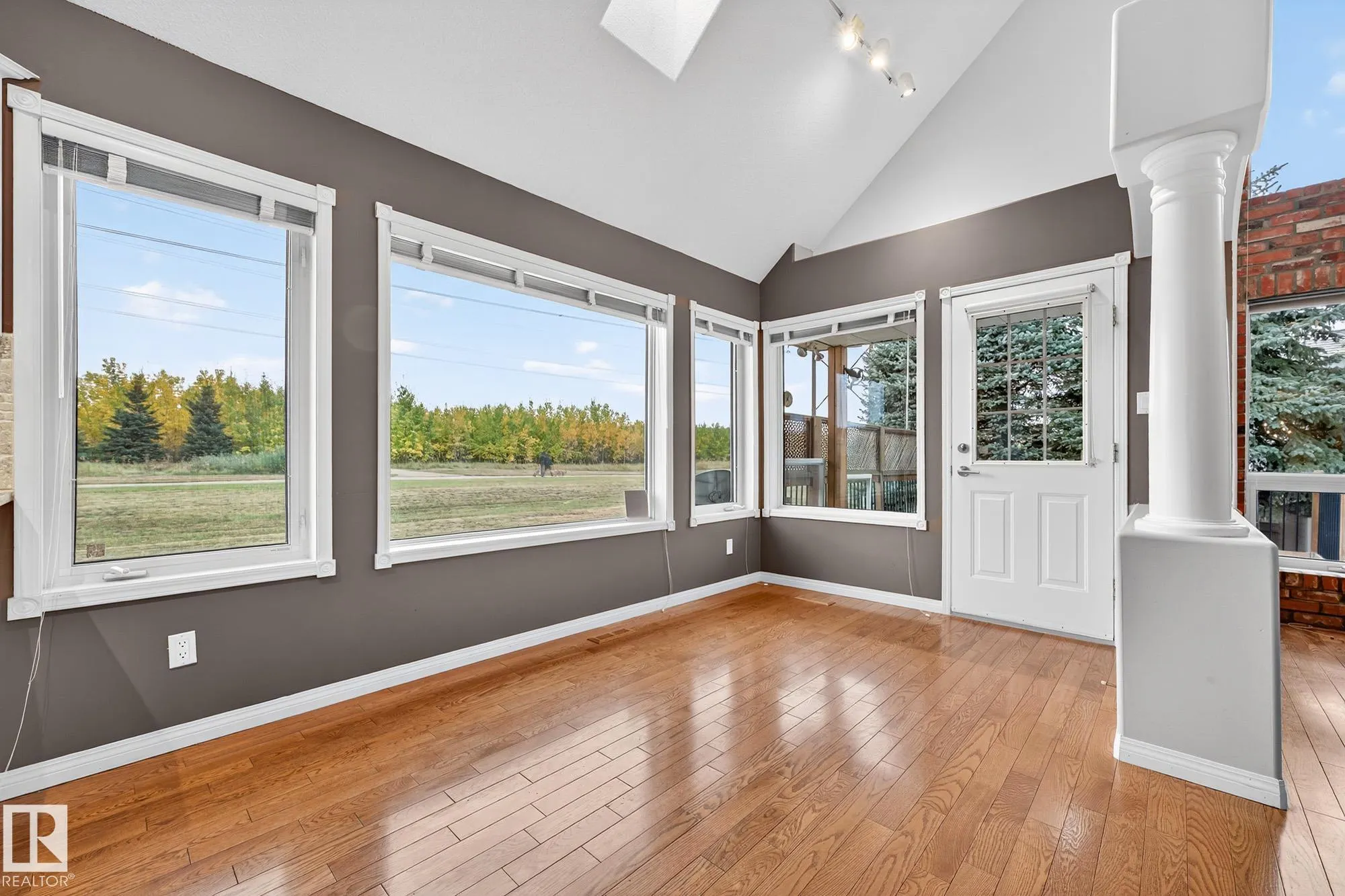 1085 CARTER CREST Road