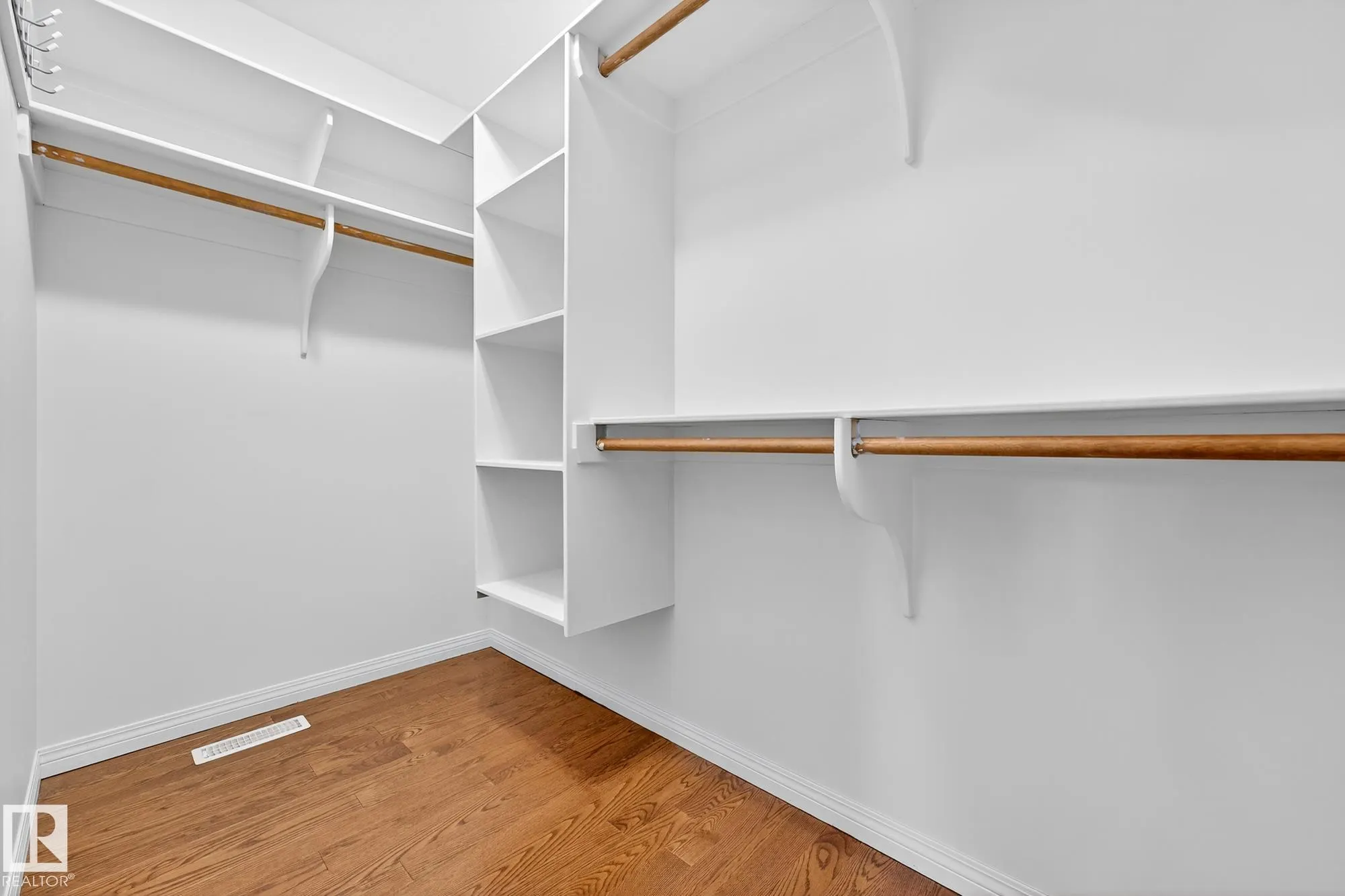 1085 CARTER CREST Road