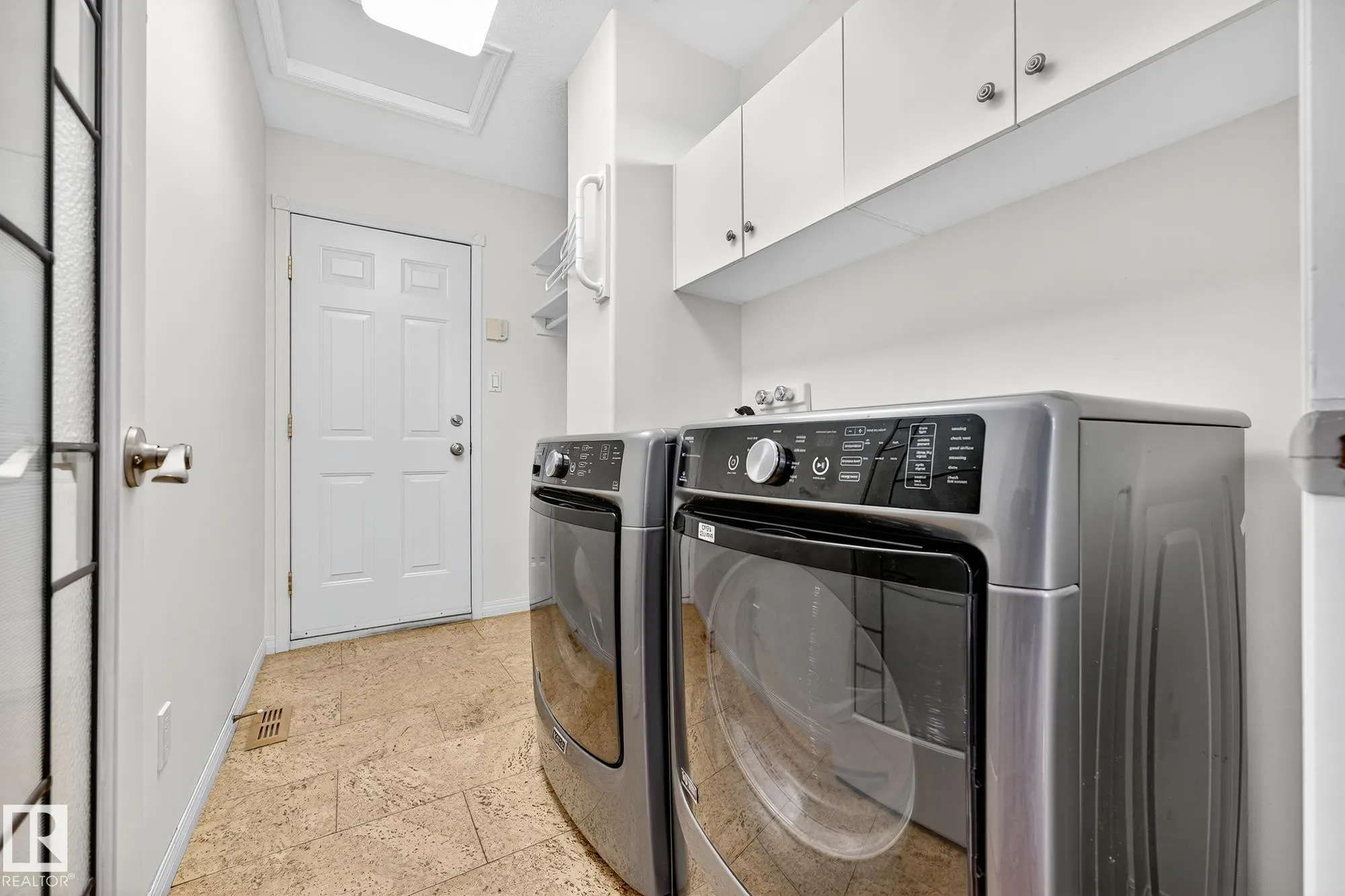 1085 CARTER CREST Road