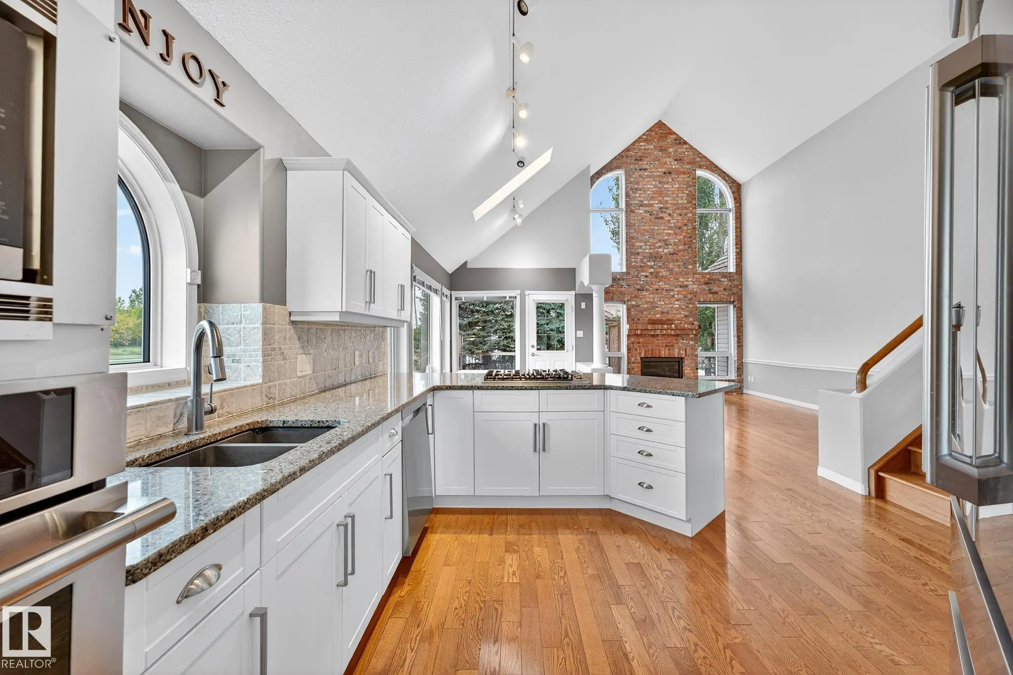 1085 CARTER CREST Road