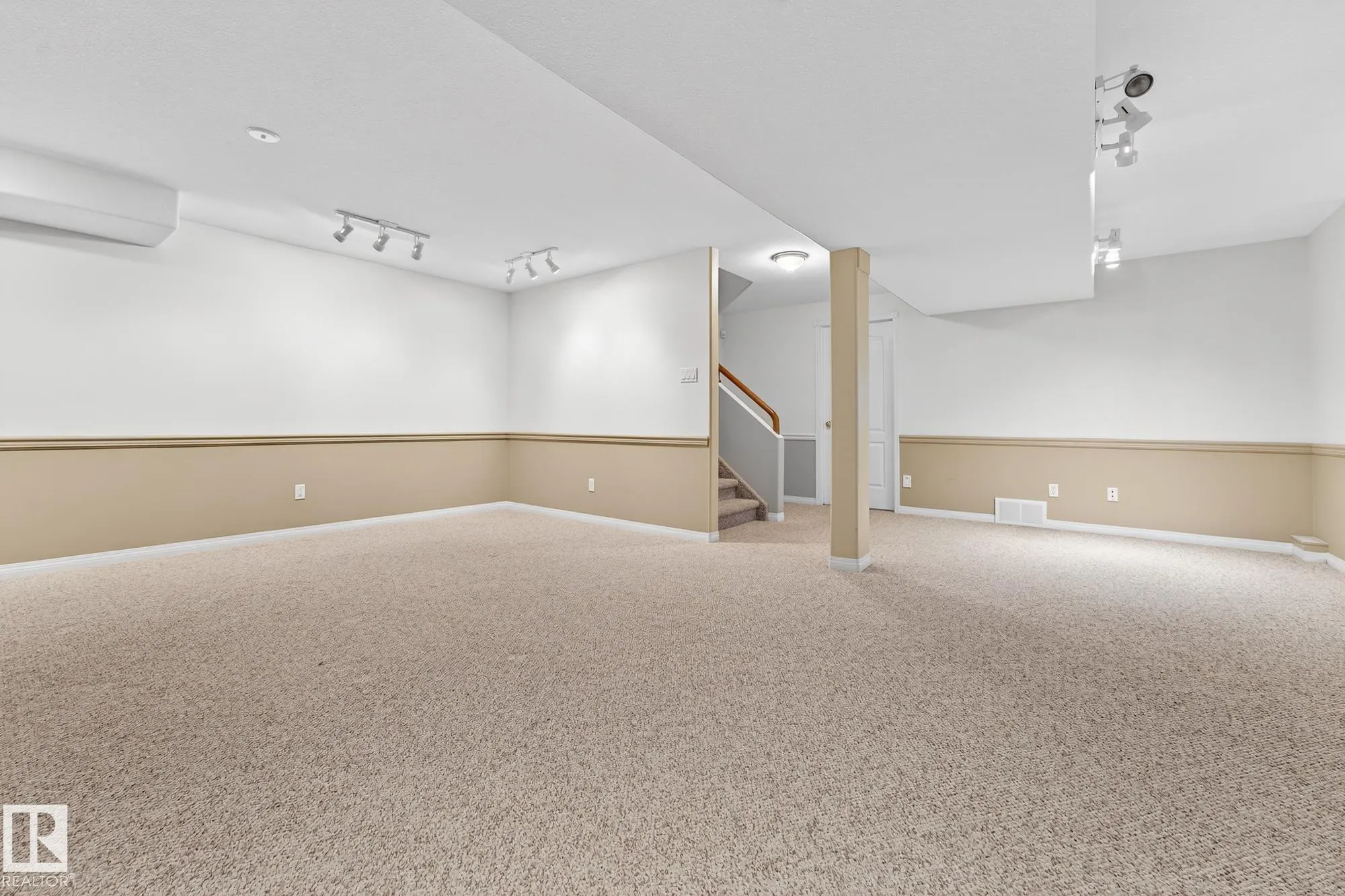 1085 CARTER CREST Road