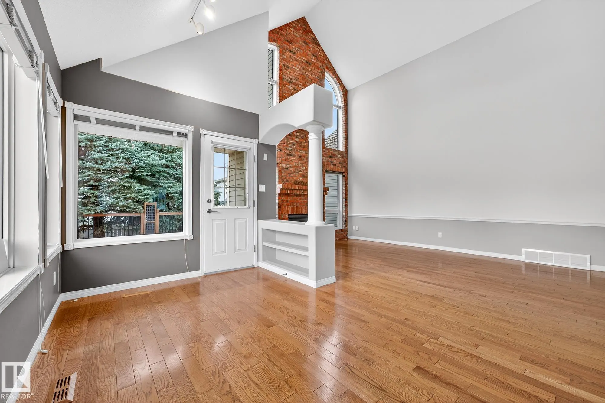 1085 CARTER CREST Road