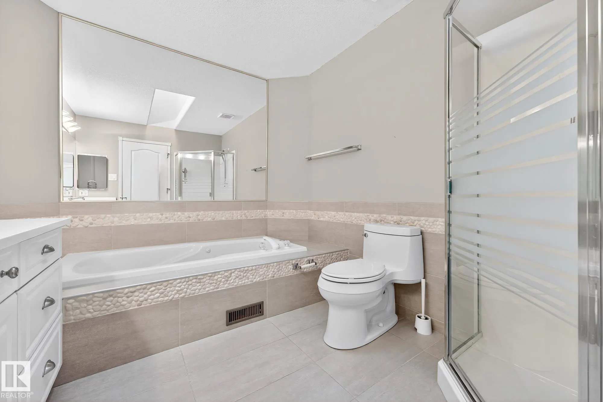 1085 CARTER CREST Road