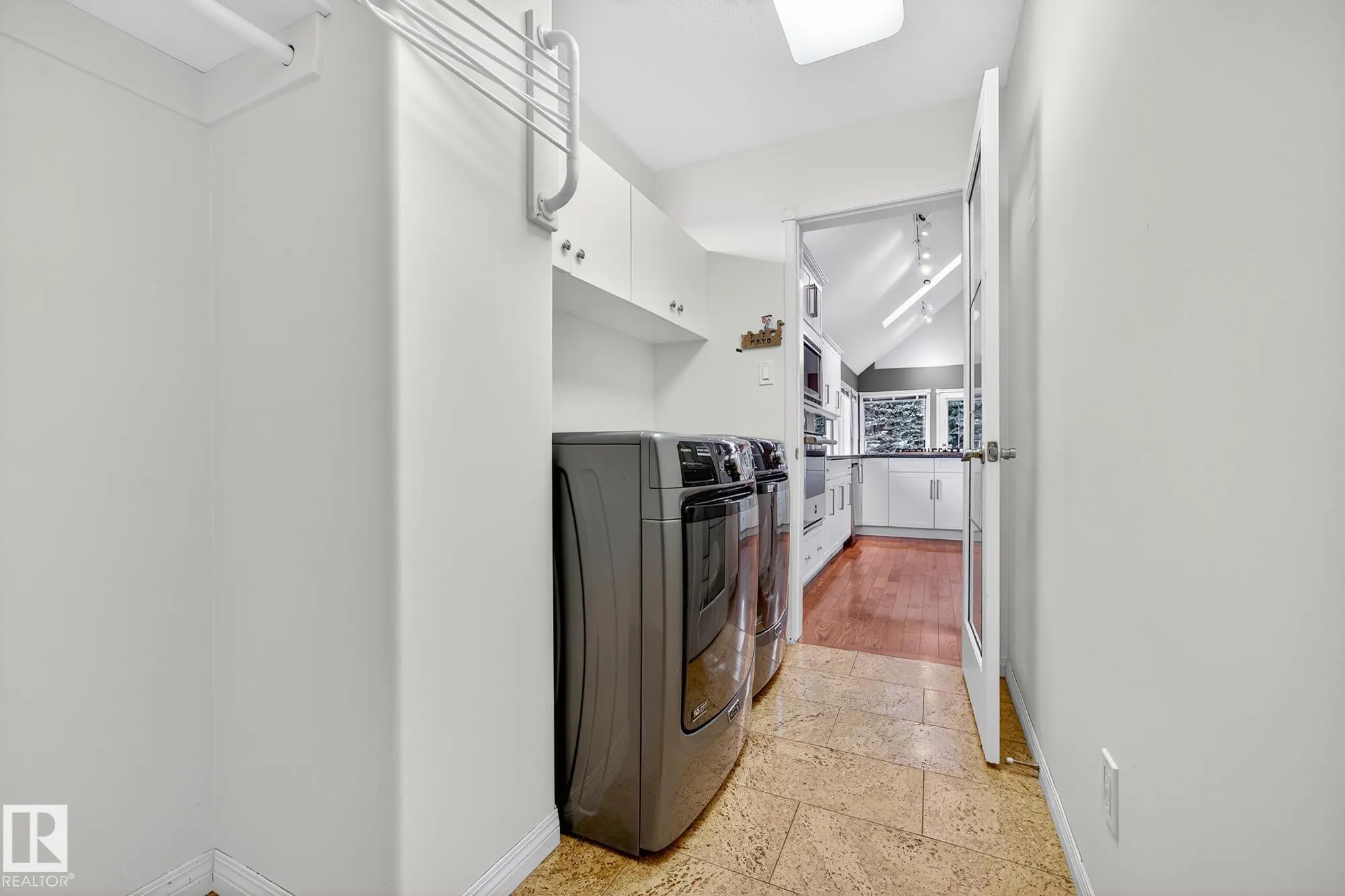 1085 CARTER CREST Road