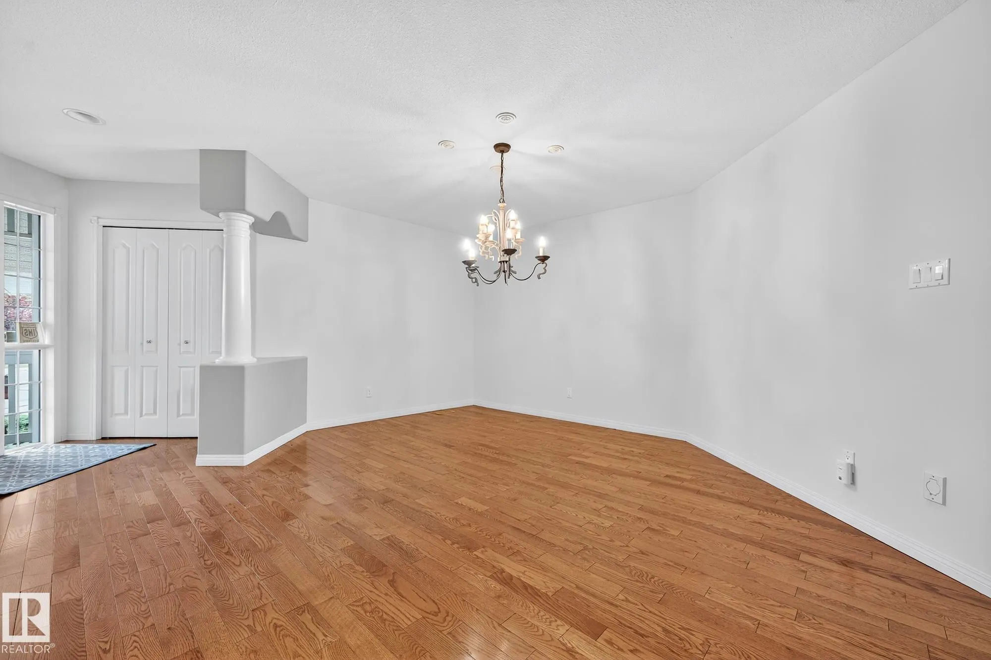 1085 CARTER CREST Road