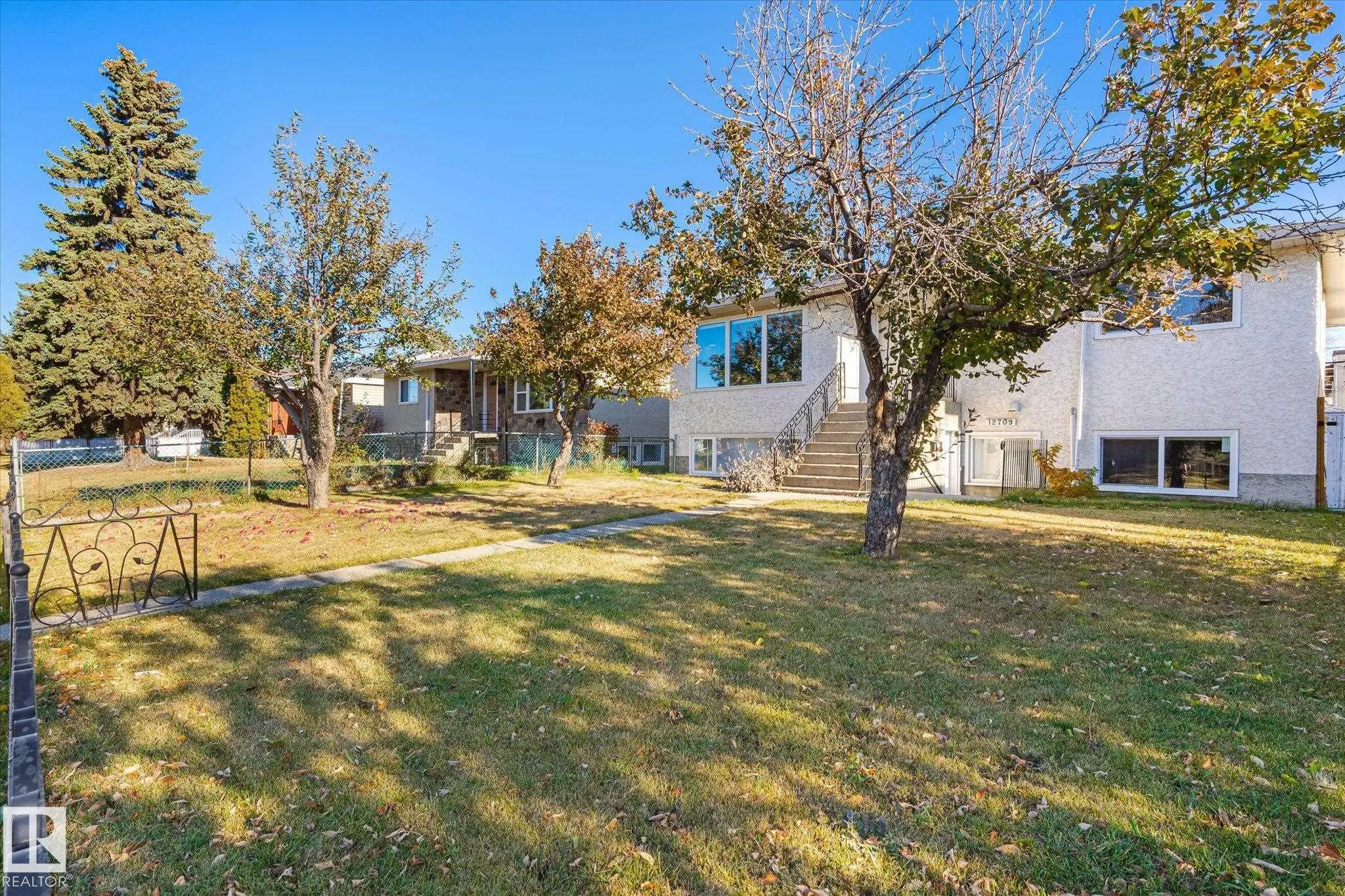 12707 & 12709 92 Street