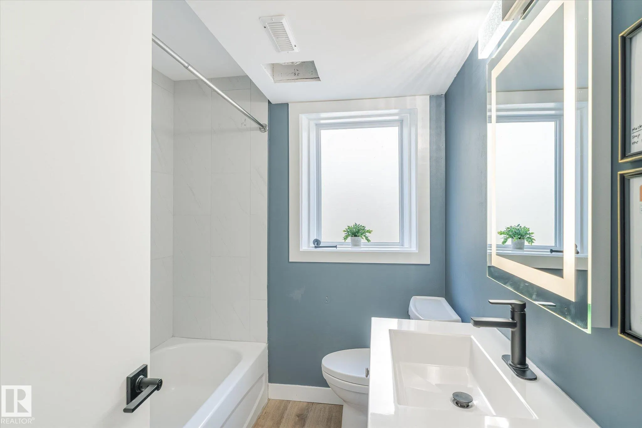 12707 & 12709 92 Street