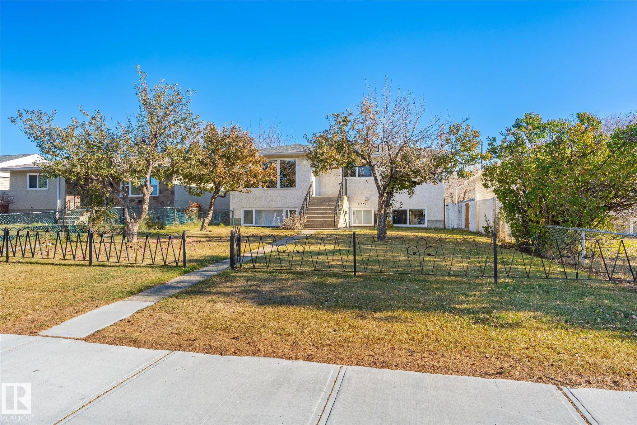 12707 & 12709 92 Street