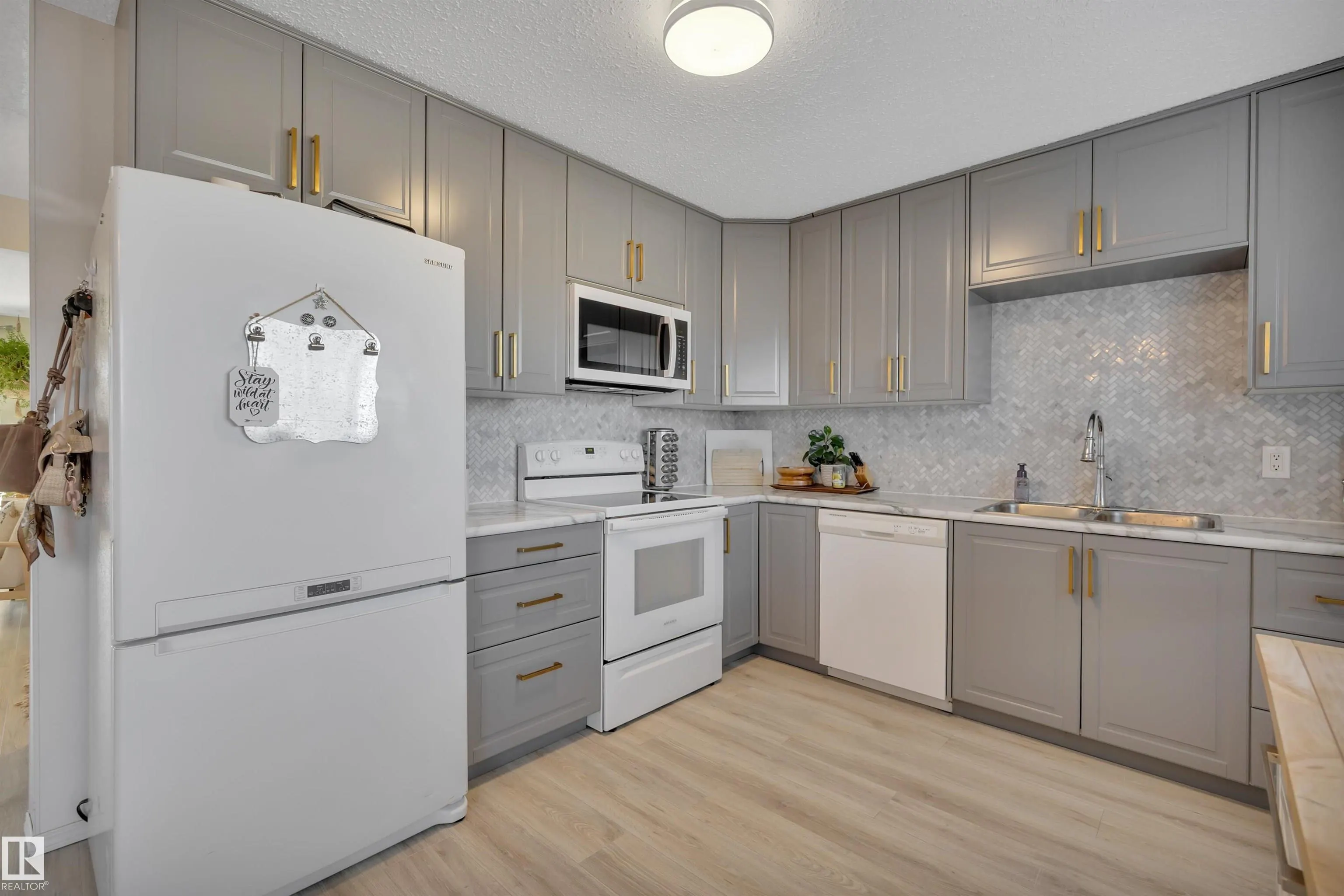 207 WEST LIBERTY Drive