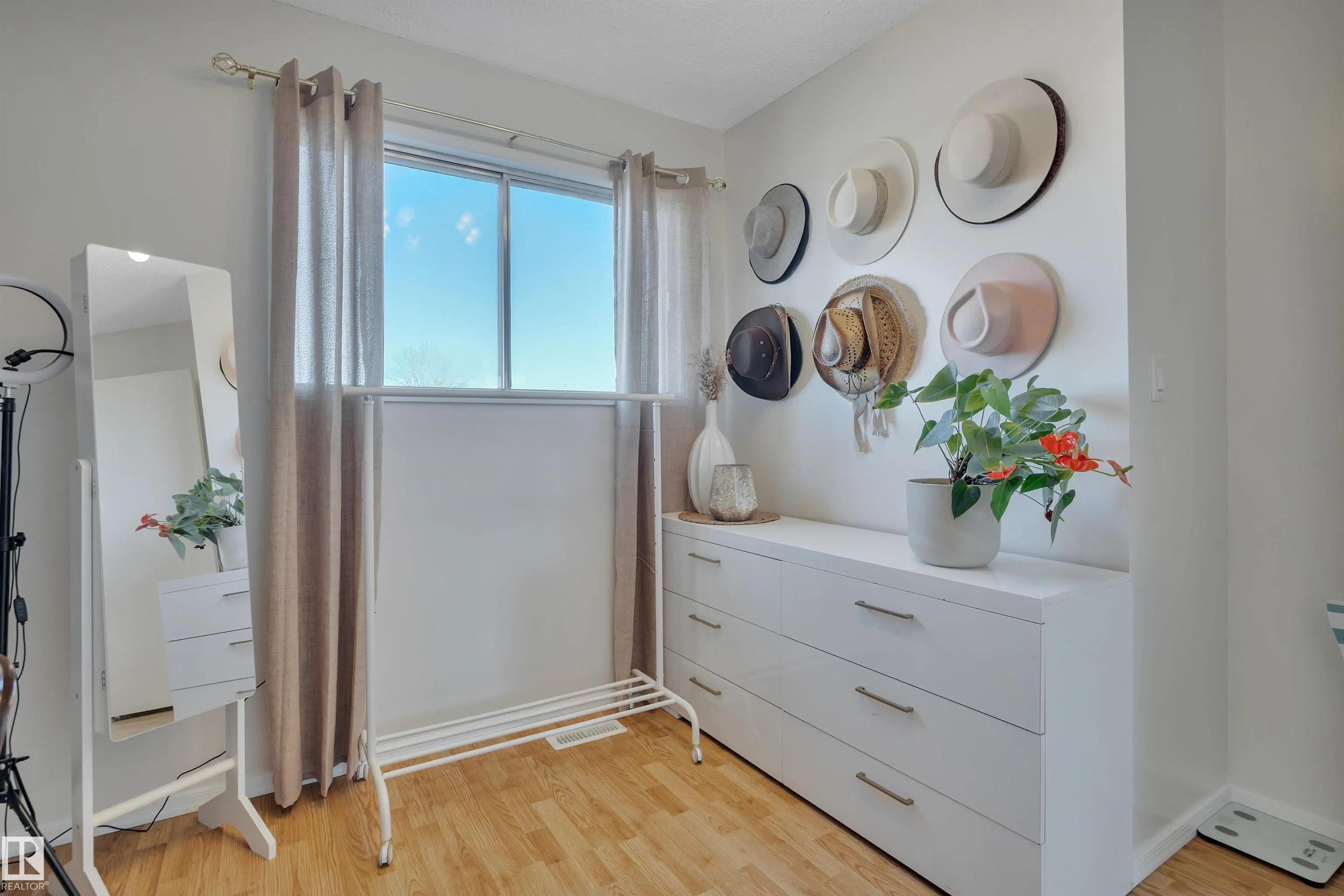 207 WEST LIBERTY Drive