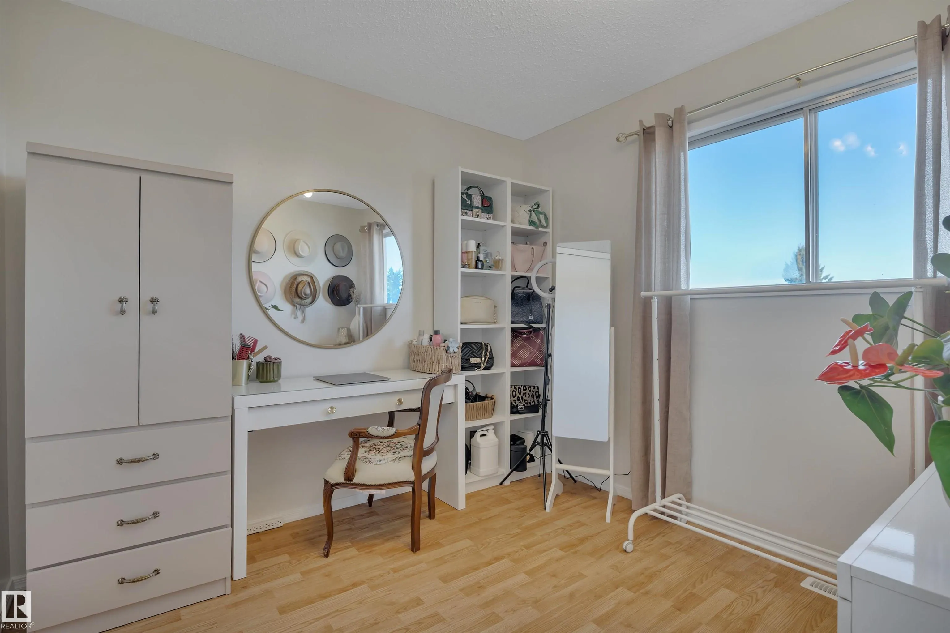 207 WEST LIBERTY Drive