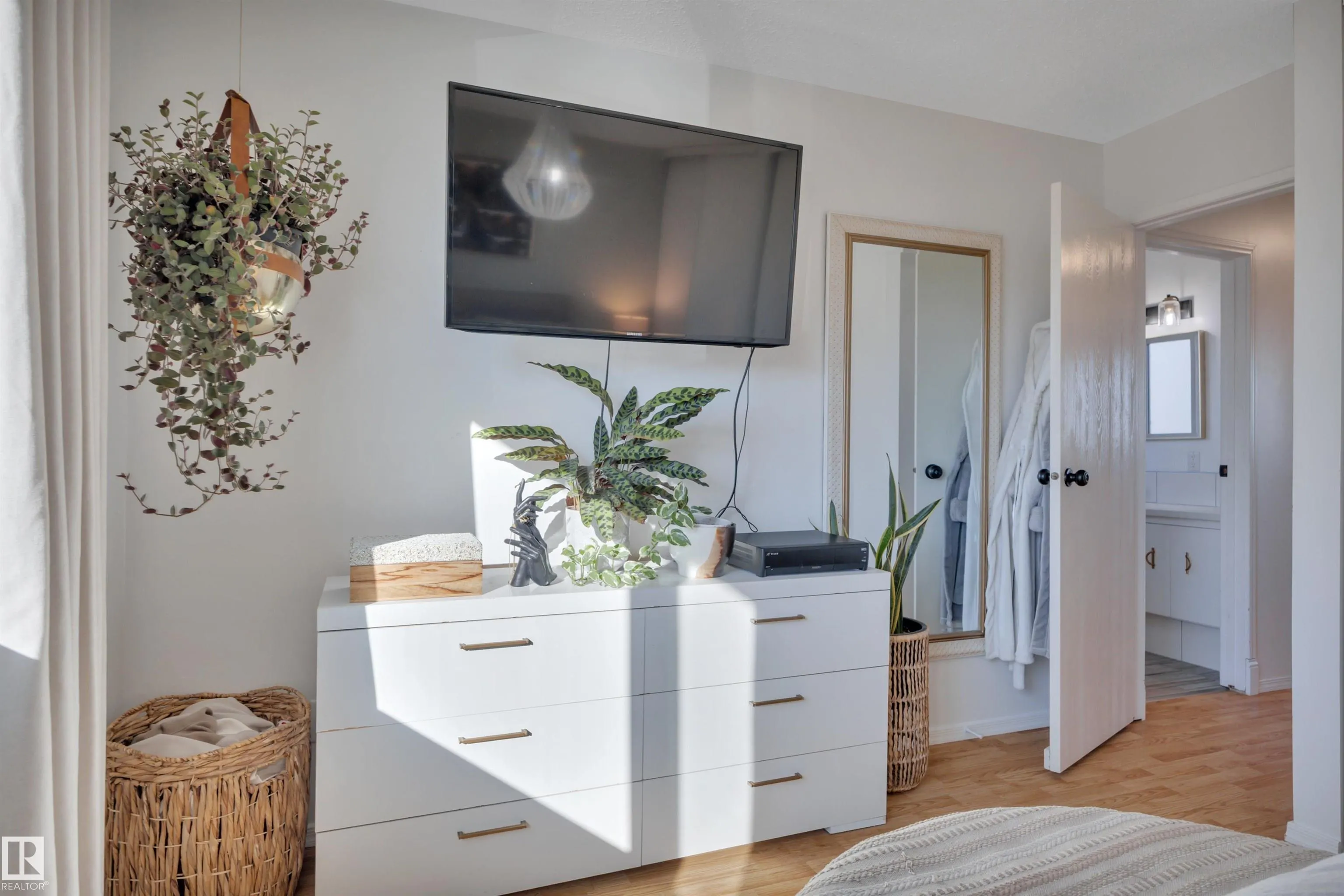 207 WEST LIBERTY Drive