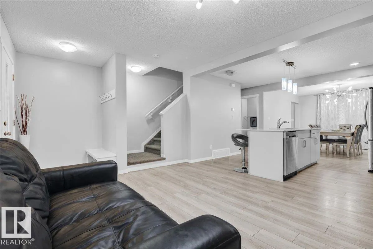 1248 ROSENTHAL Boulevard