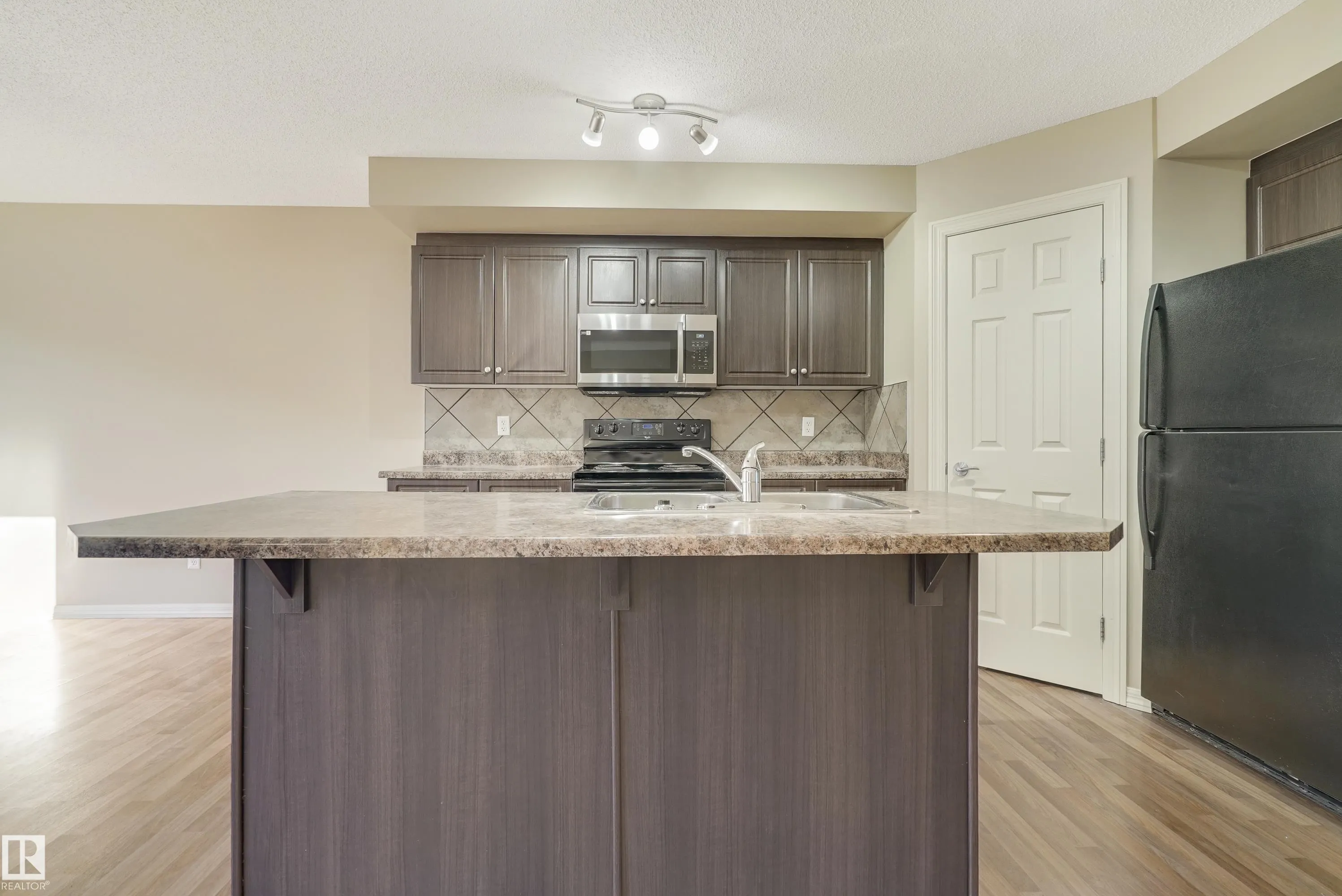 1323 CUNNINGHAM Drive