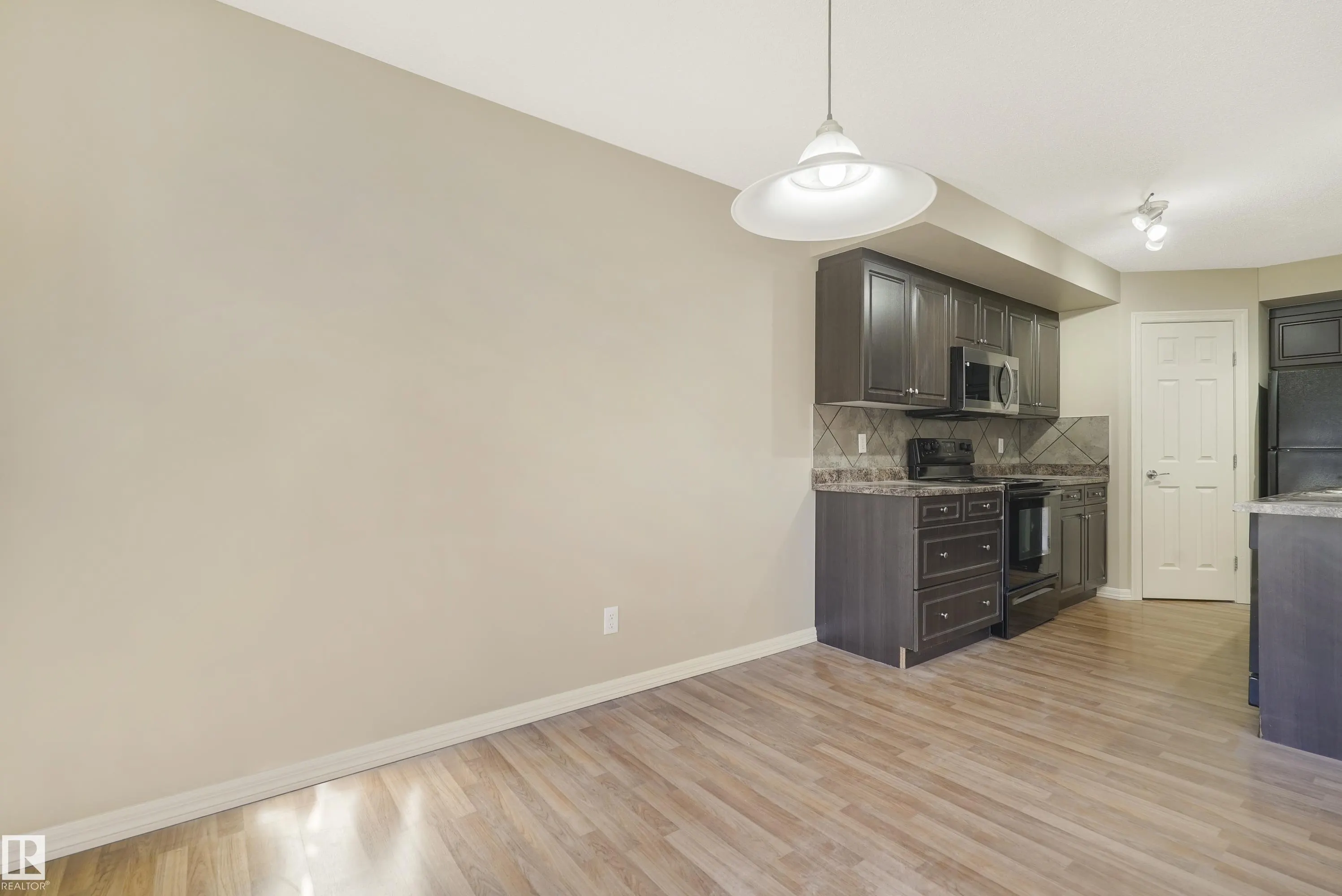 1323 CUNNINGHAM Drive