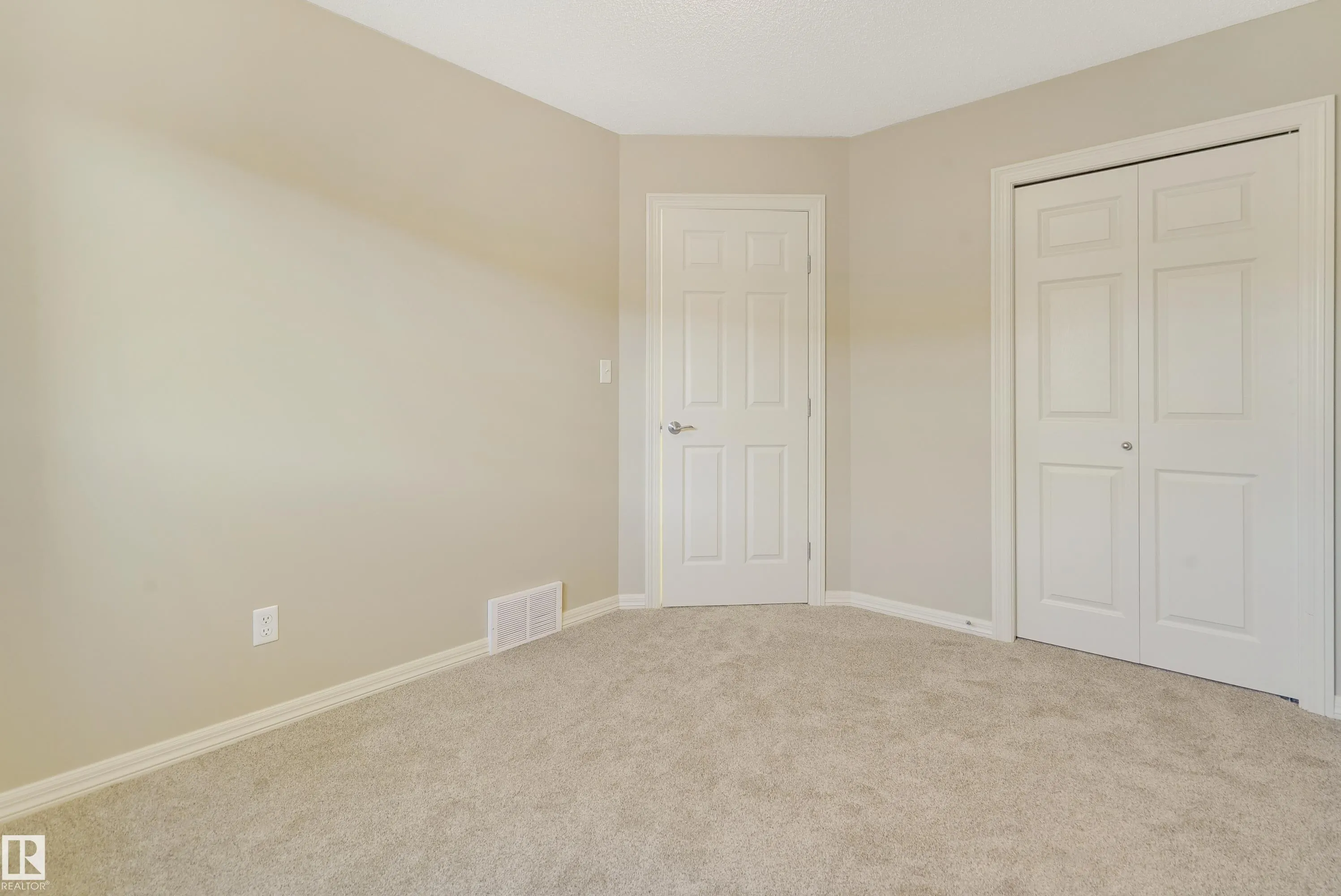 1323 CUNNINGHAM Drive