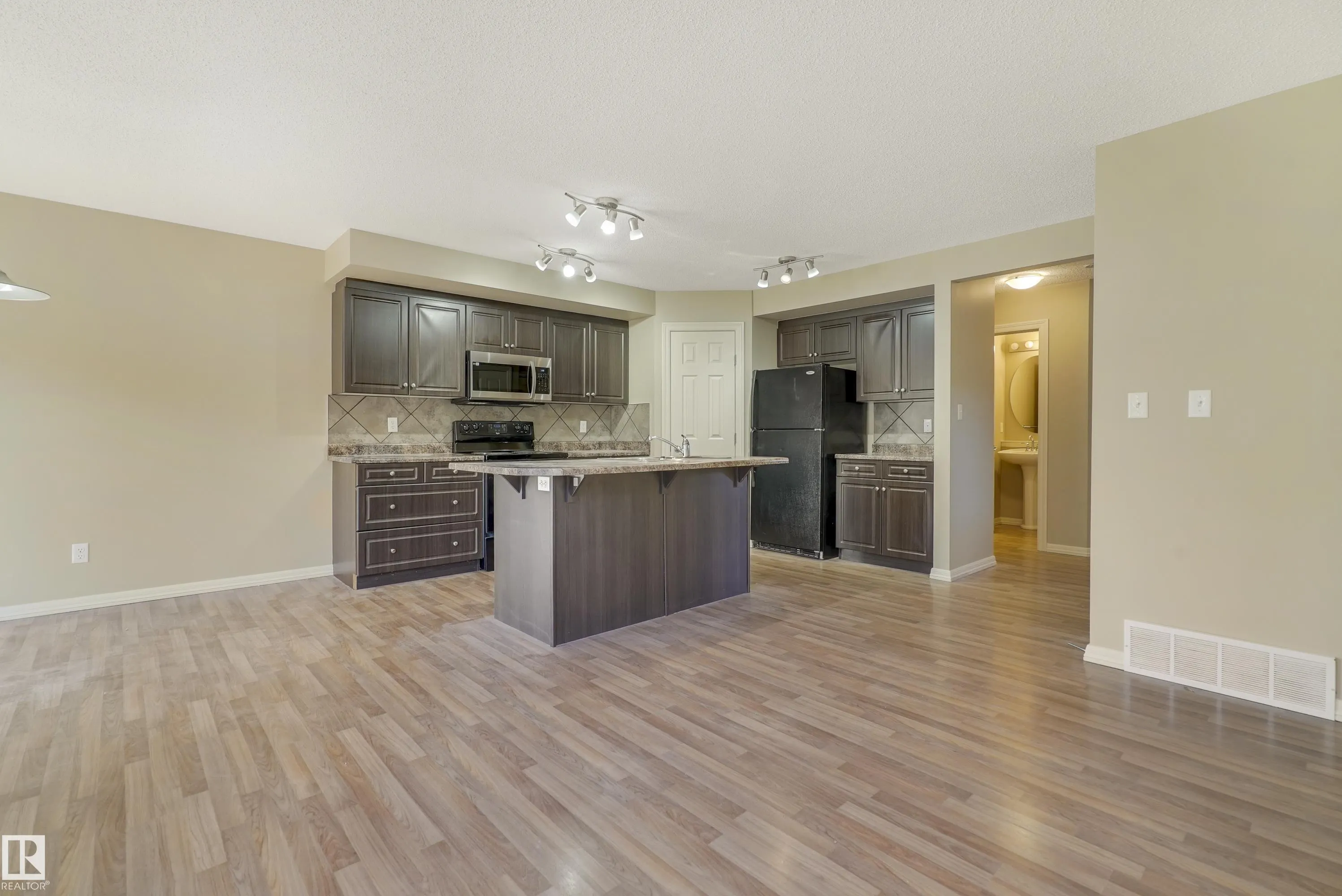 1323 CUNNINGHAM Drive