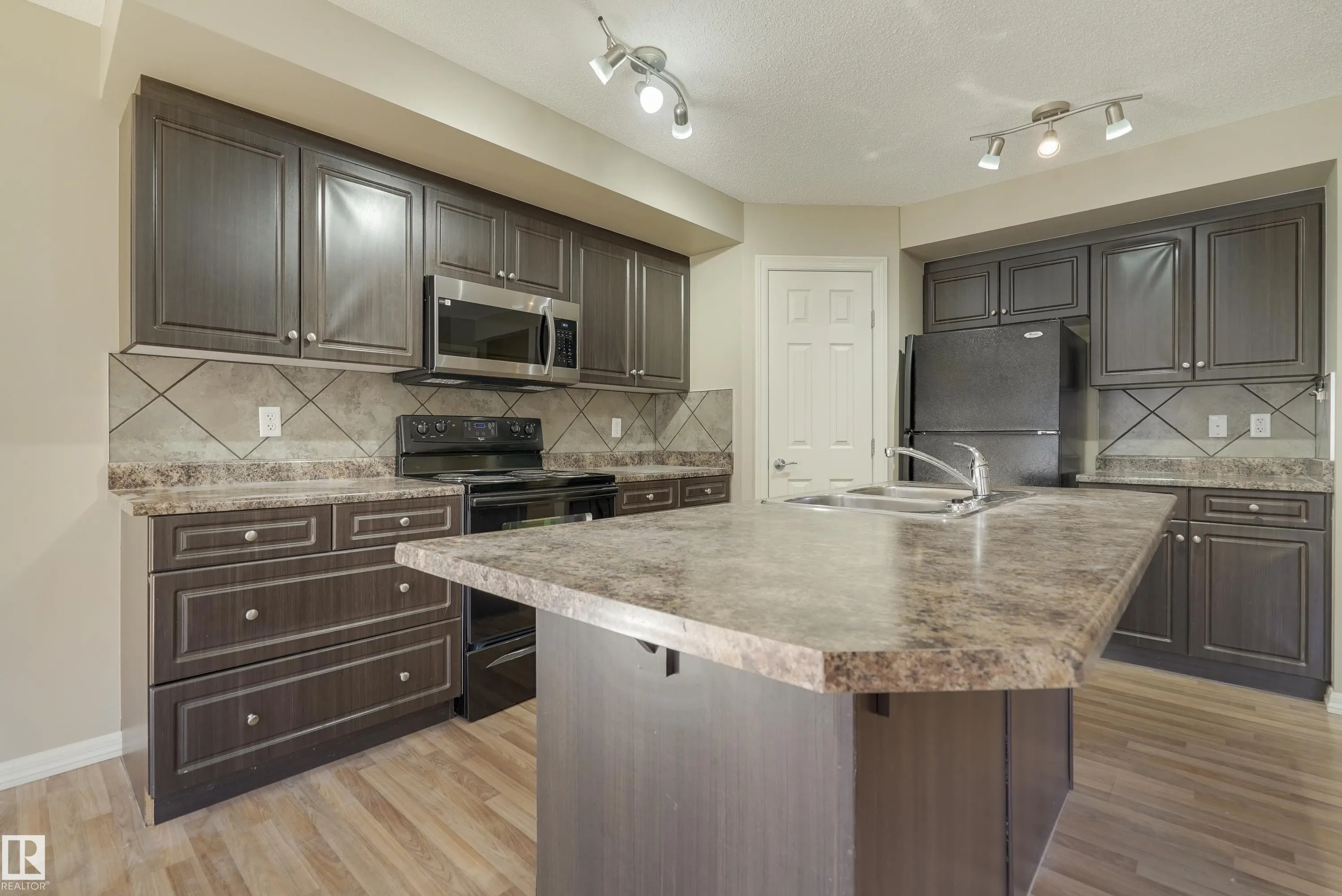 1323 CUNNINGHAM Drive