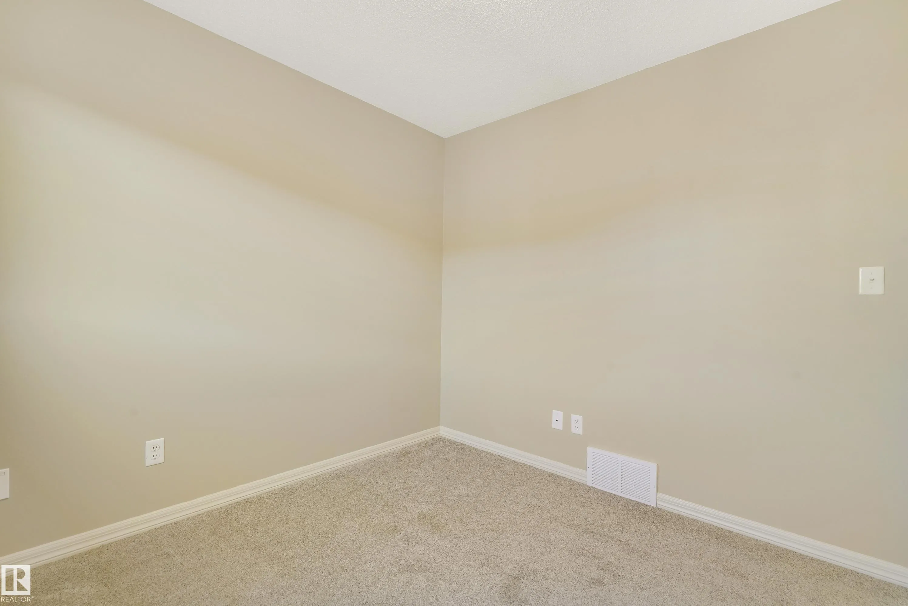 1323 CUNNINGHAM Drive