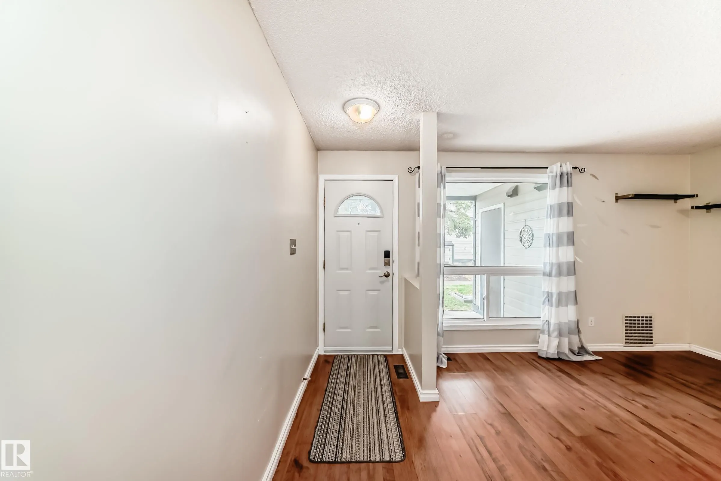 1126 SADDLEBACK Road