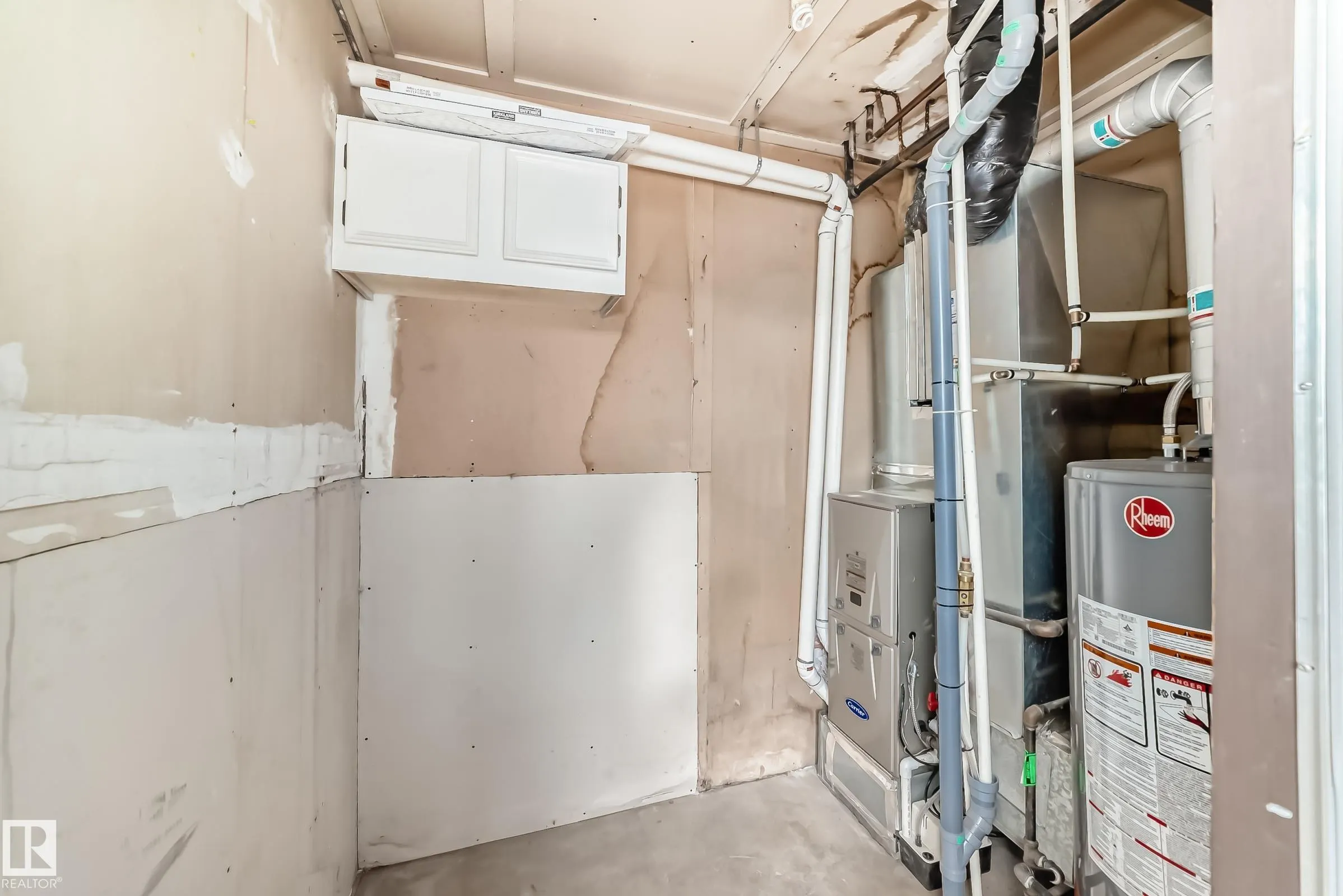 1126 SADDLEBACK Road