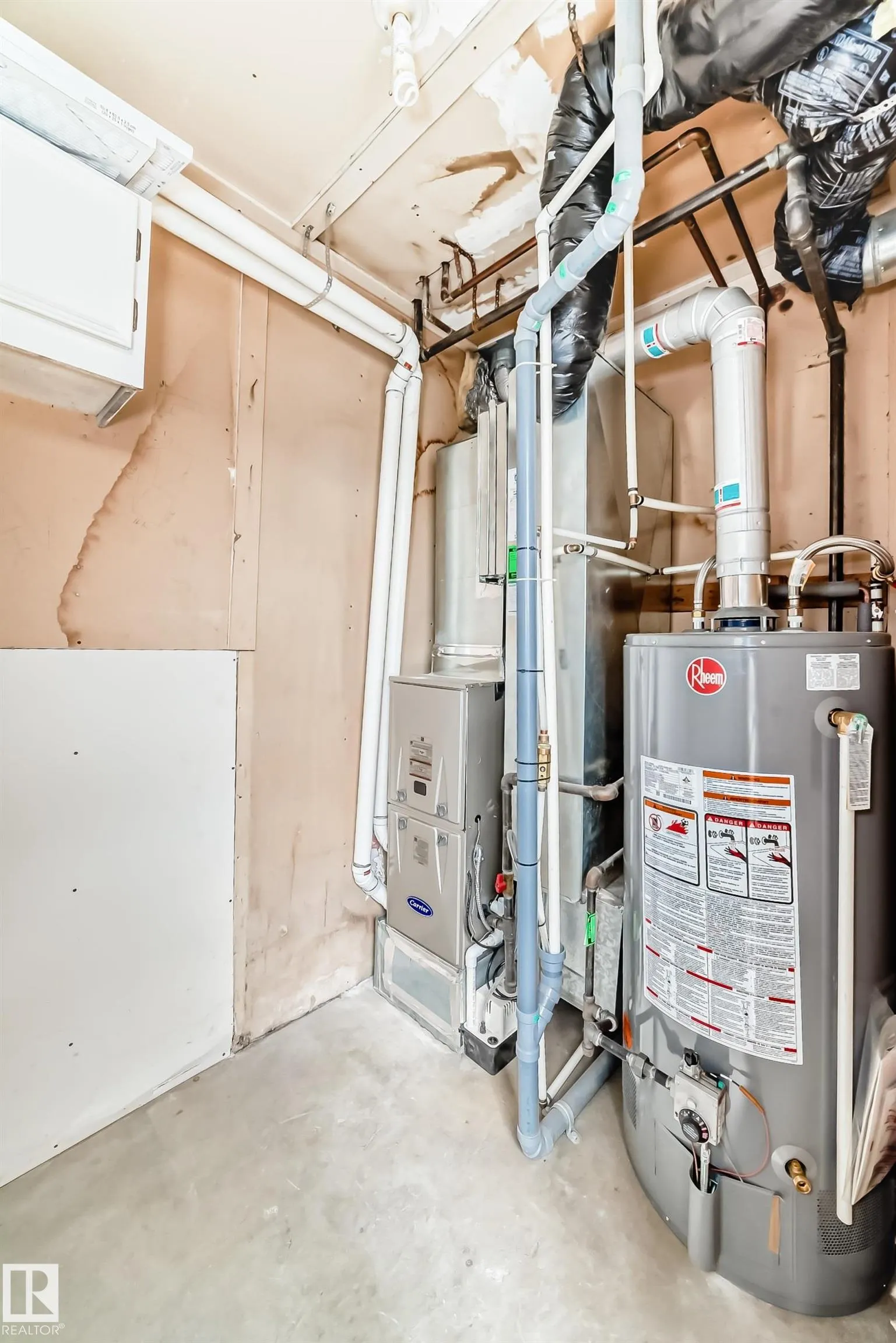 1126 SADDLEBACK Road