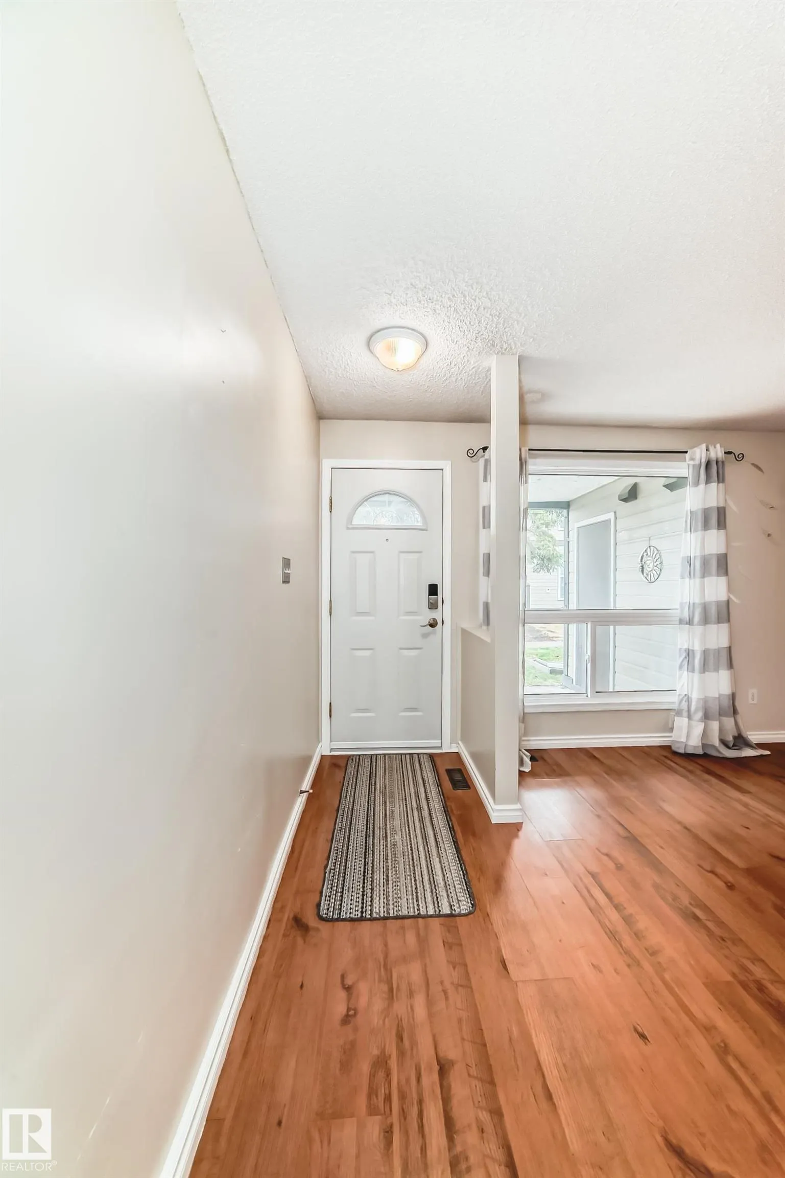 1126 SADDLEBACK Road