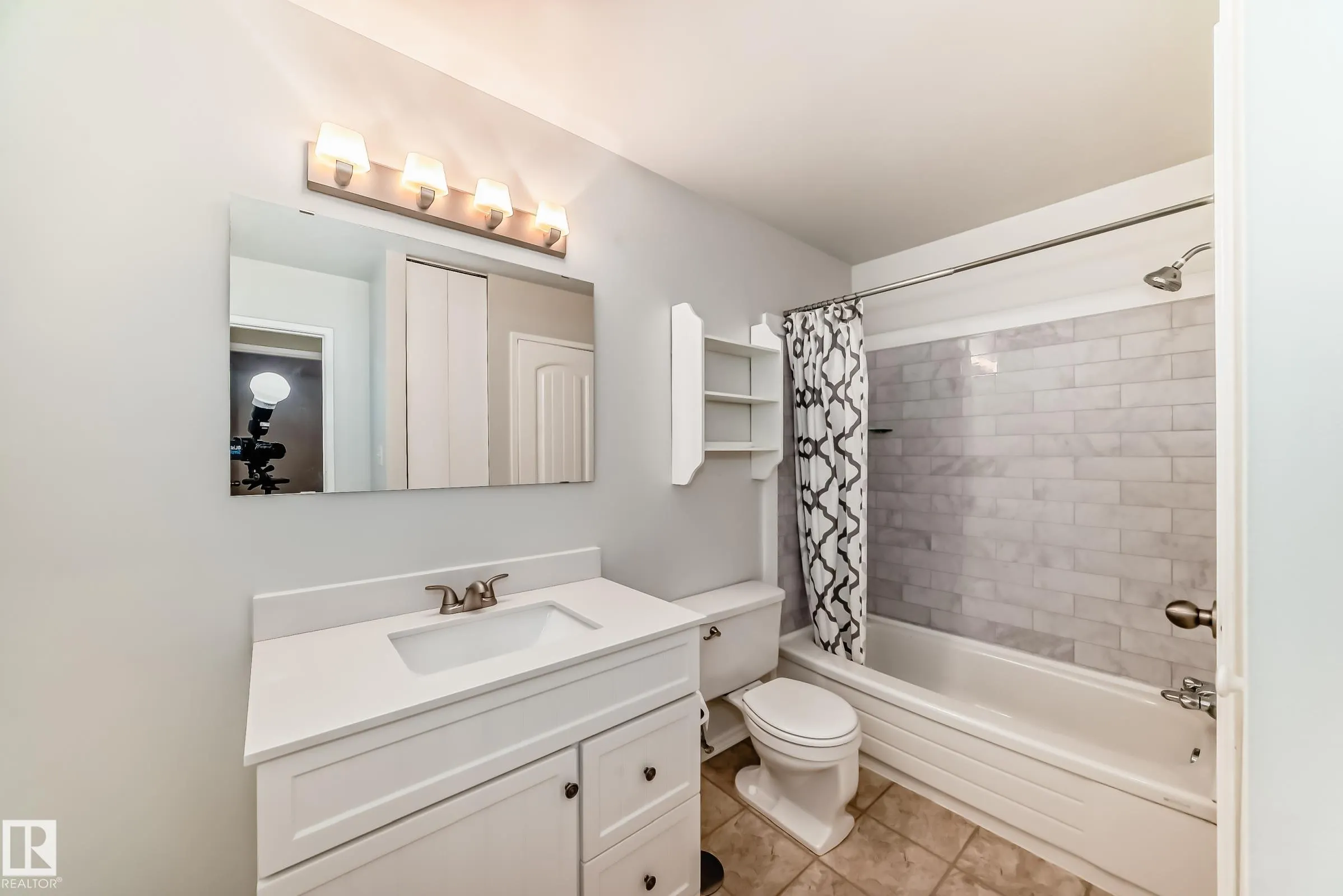 1126 SADDLEBACK Road