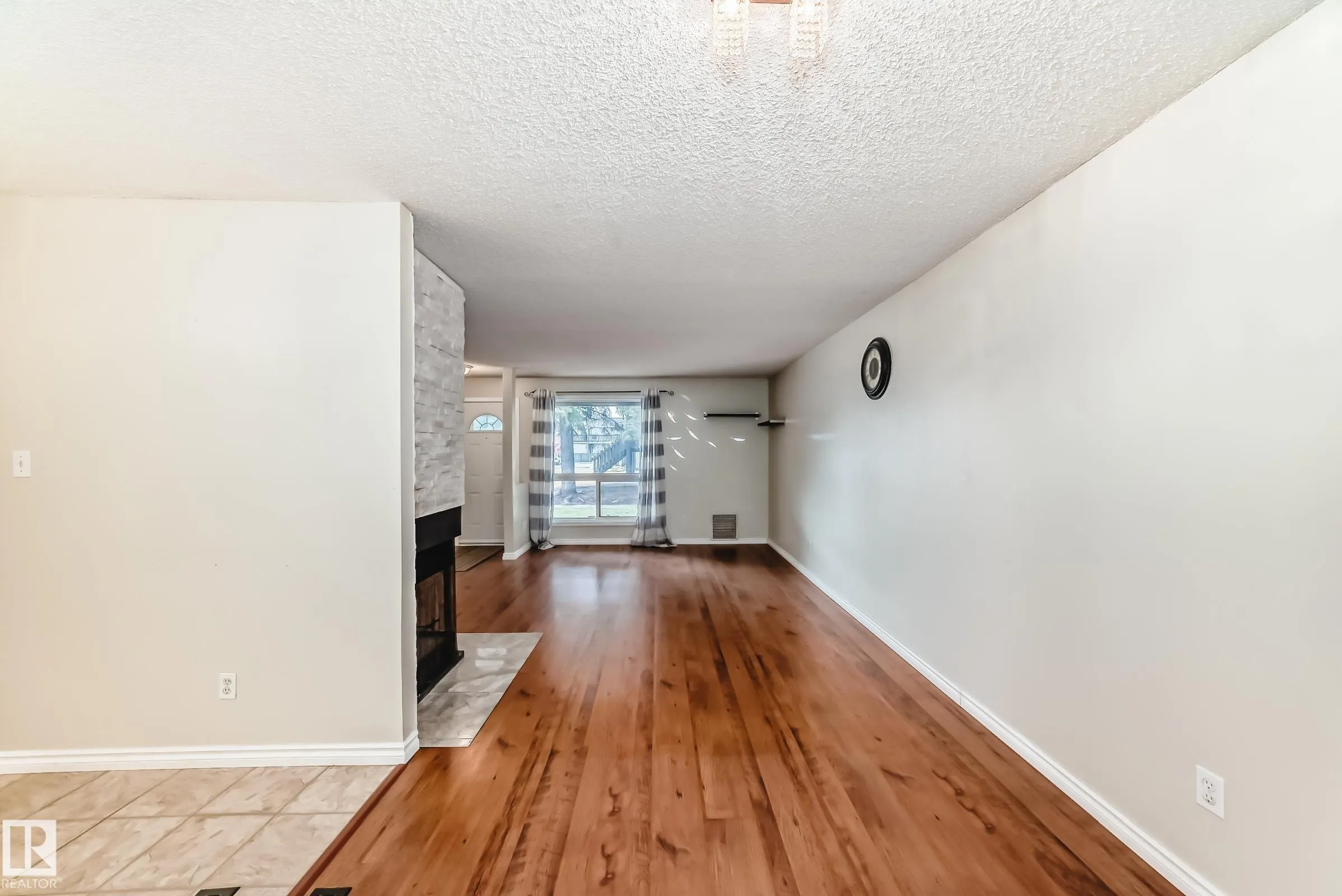 1126 SADDLEBACK Road