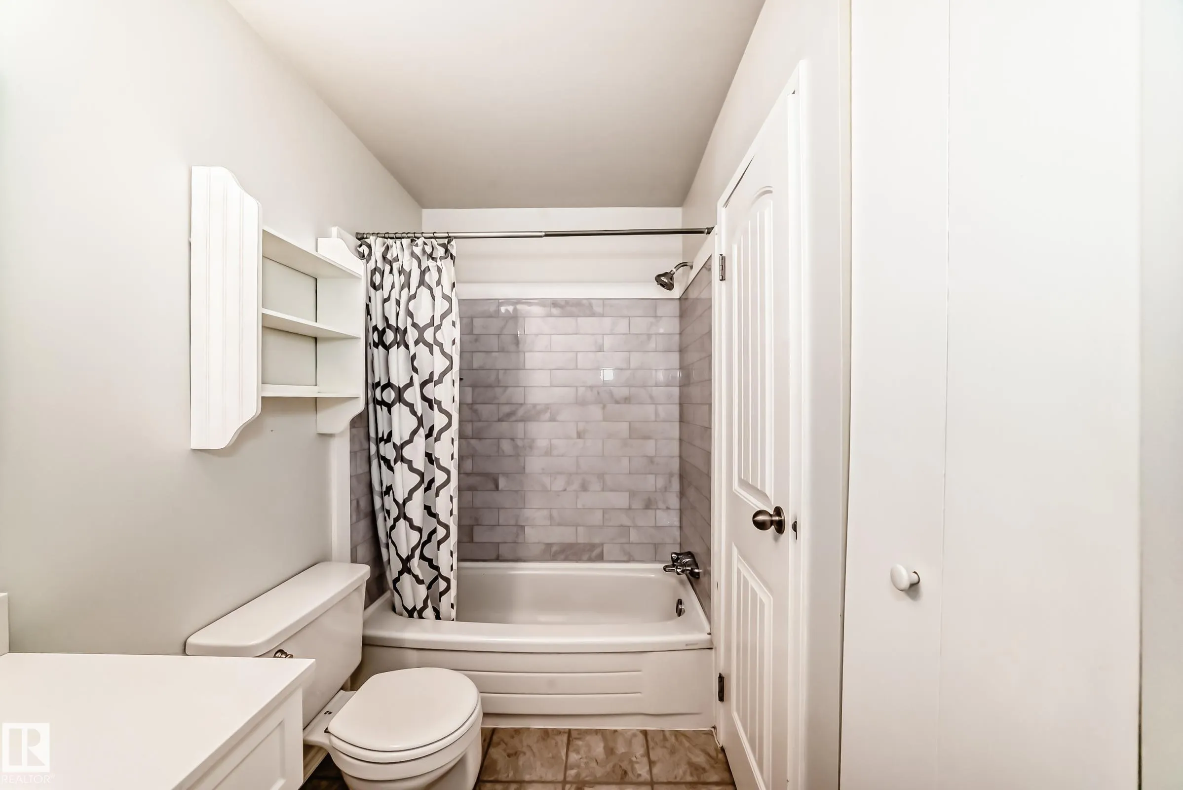 1126 SADDLEBACK Road