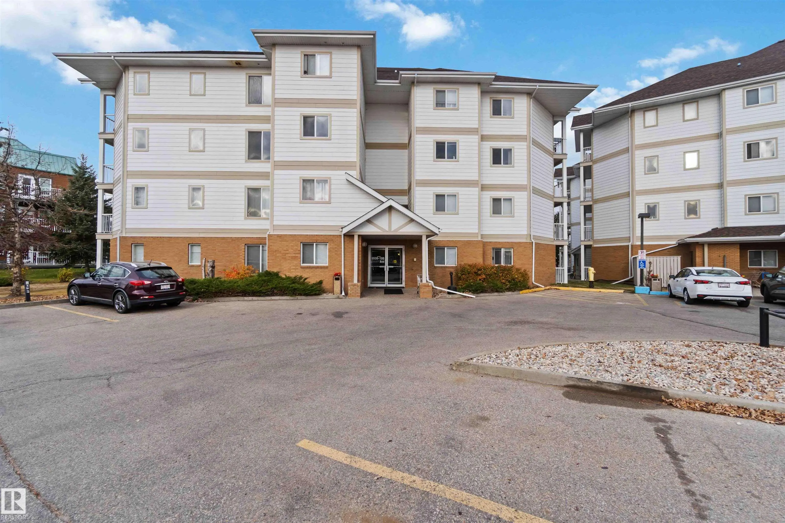 9930 100 Avenue