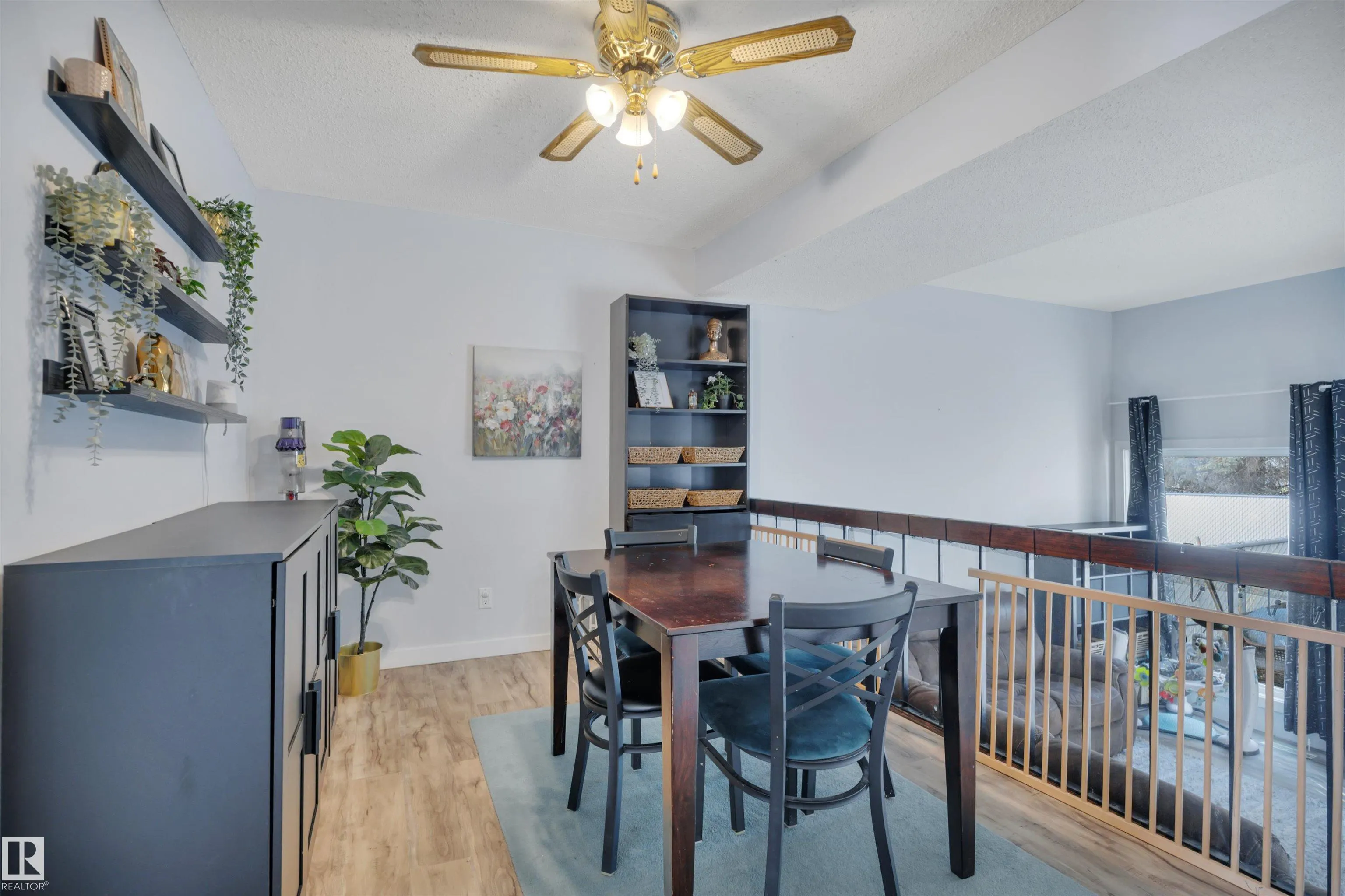 120 KINGSFIELD Village