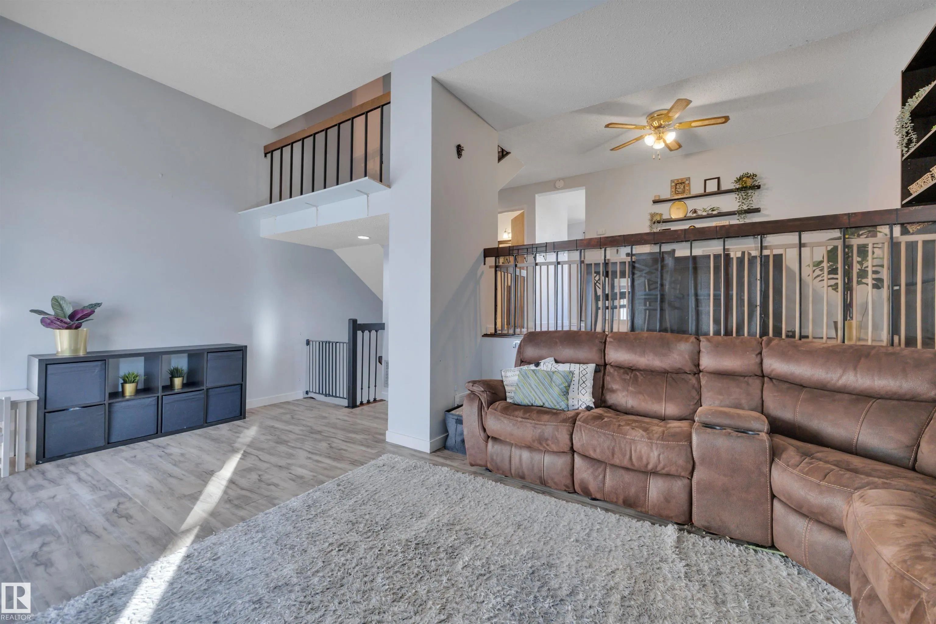 120 KINGSFIELD Village