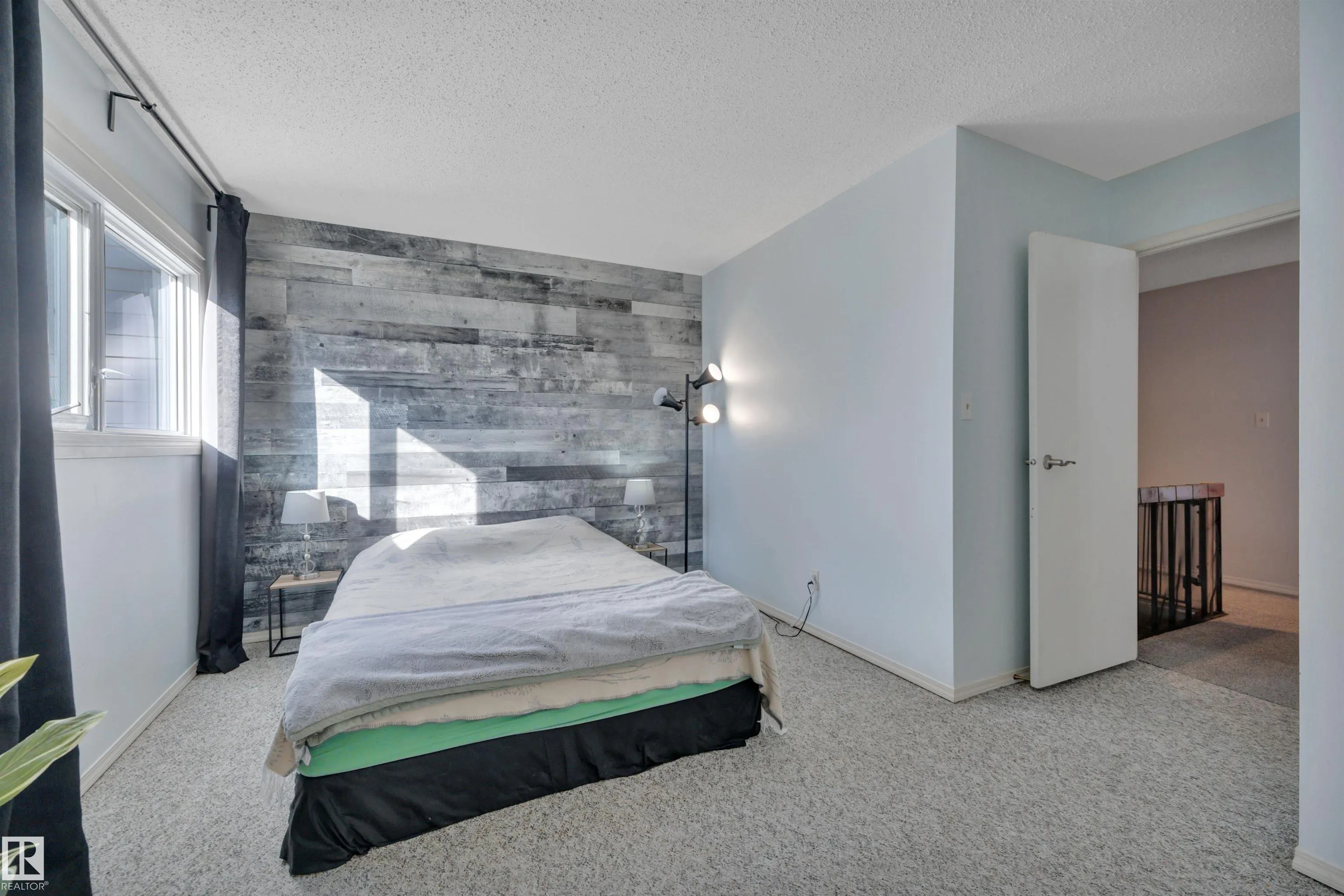 120 KINGSFIELD Village