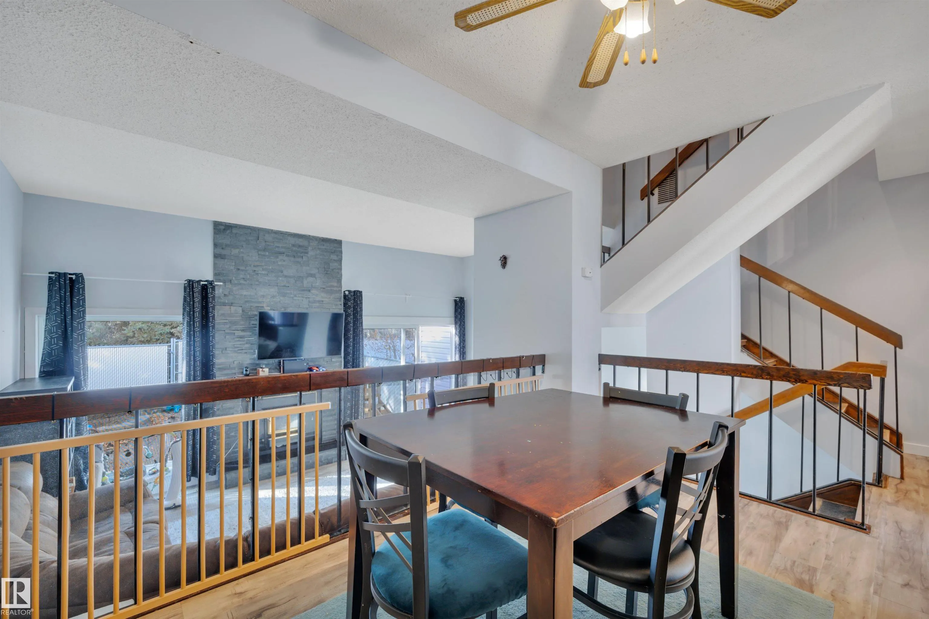 120 KINGSFIELD Village