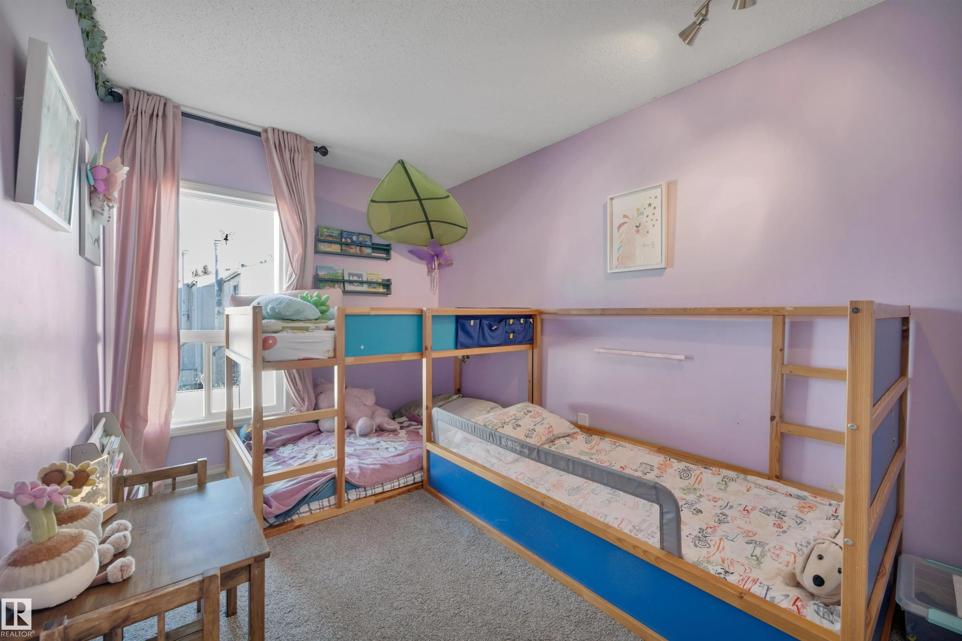 120 KINGSFIELD Village