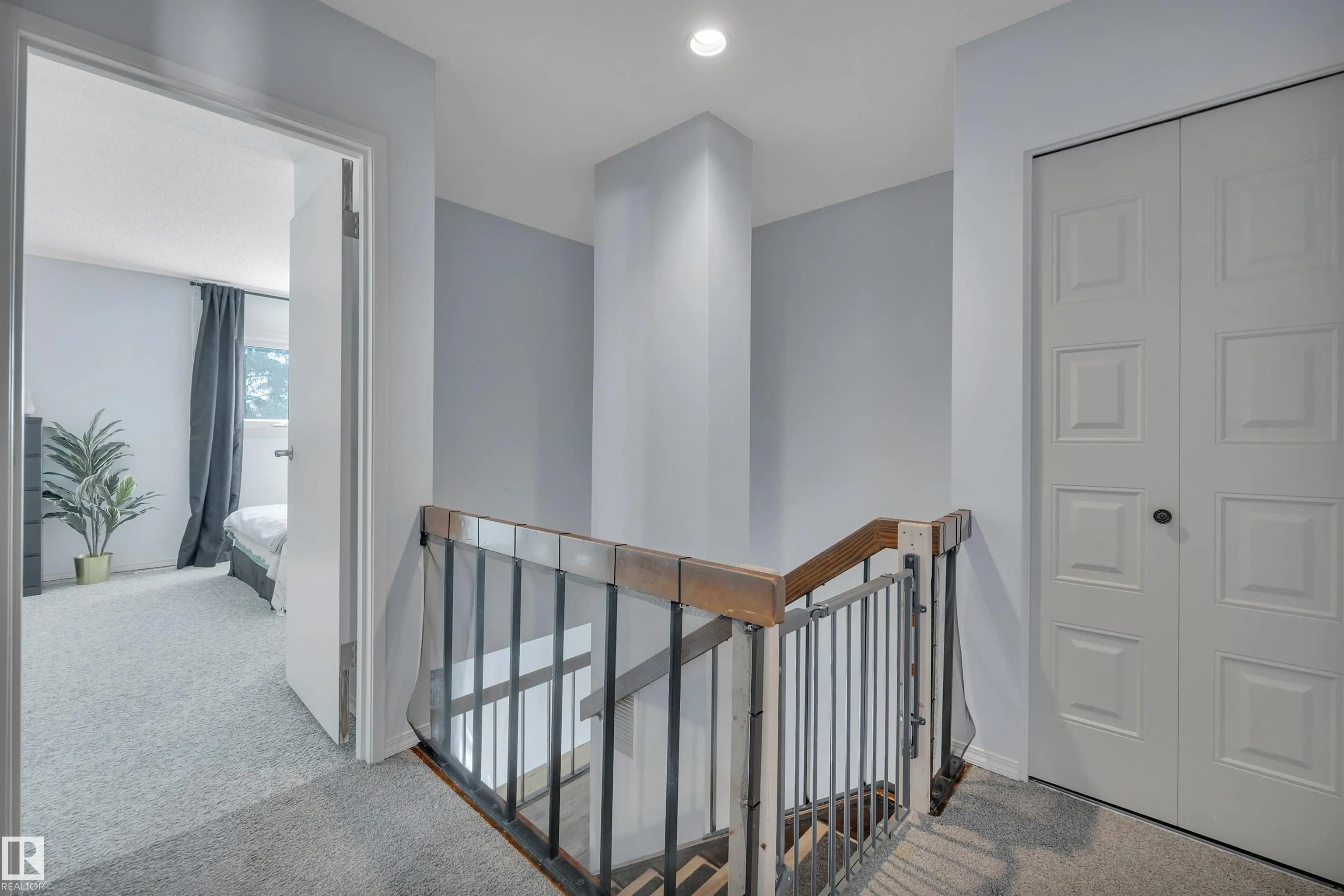 120 KINGSFIELD Village