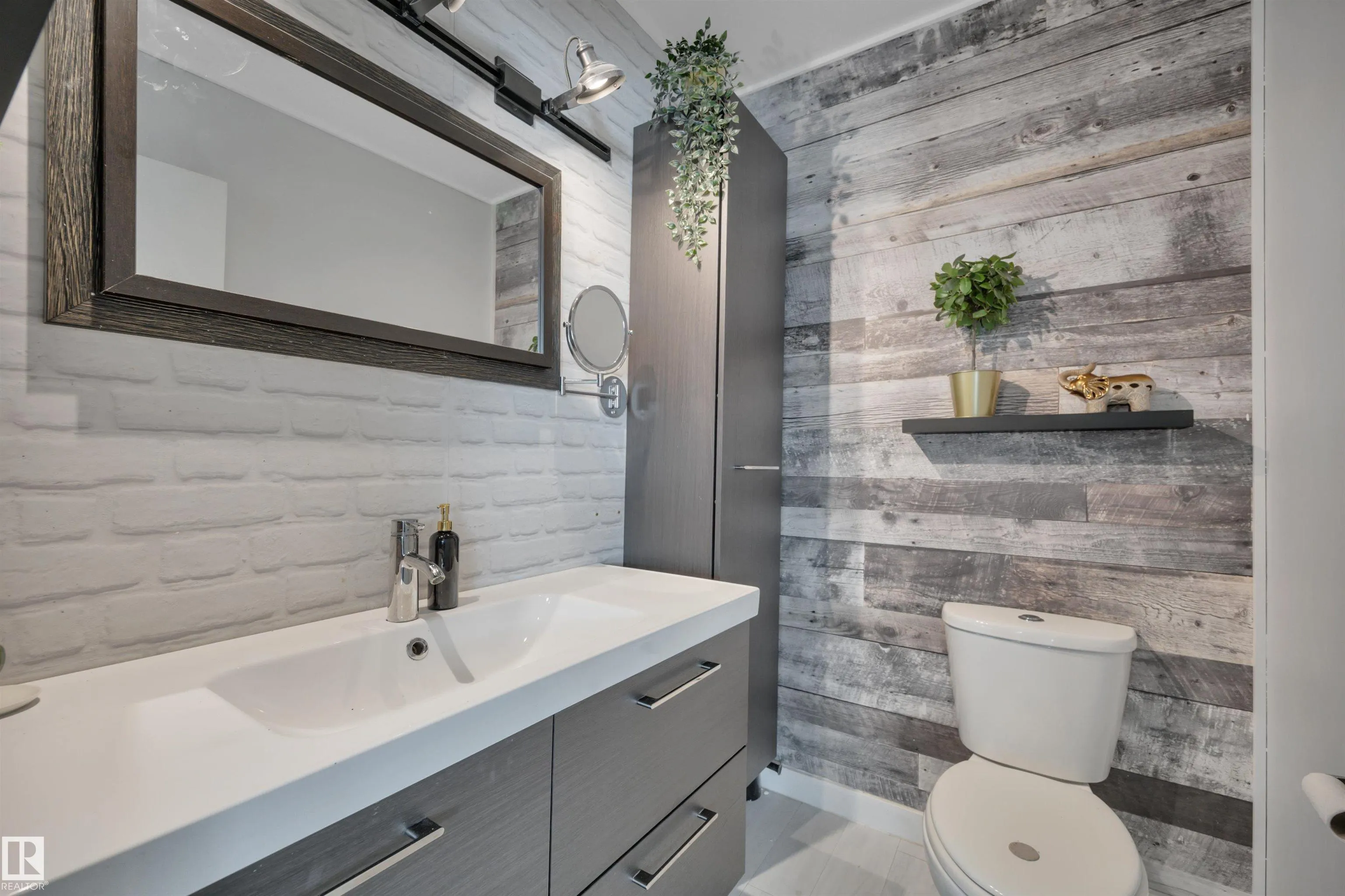 120 KINGSFIELD Village