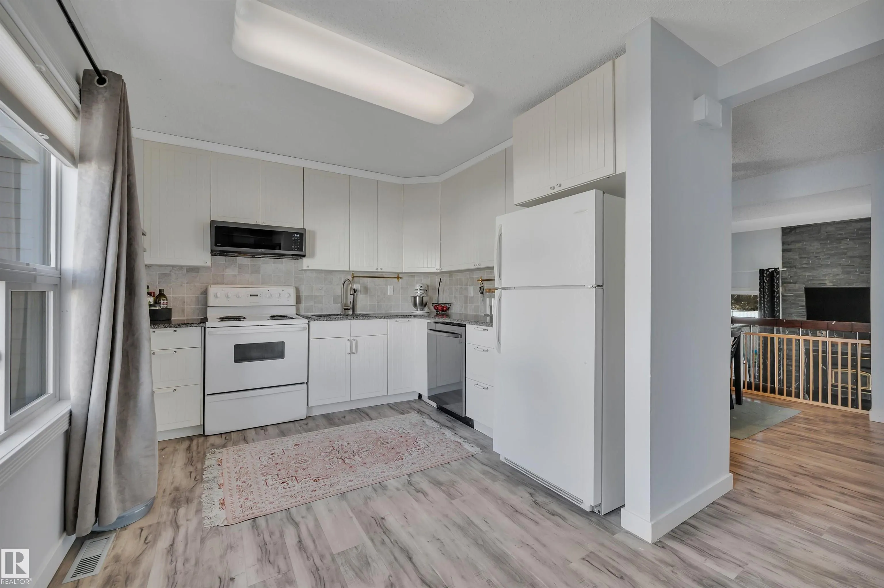 120 KINGSFIELD Village