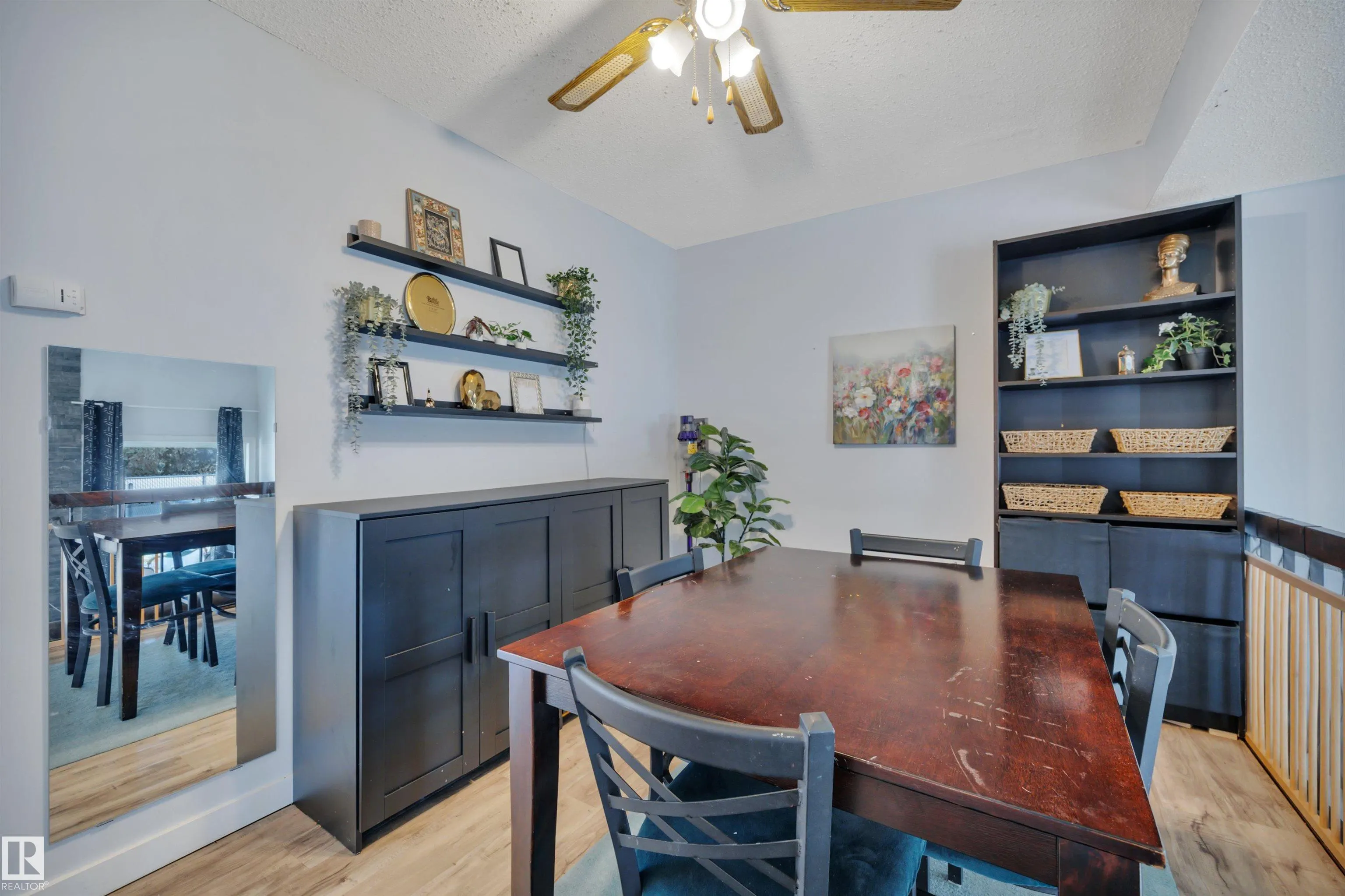 120 KINGSFIELD Village