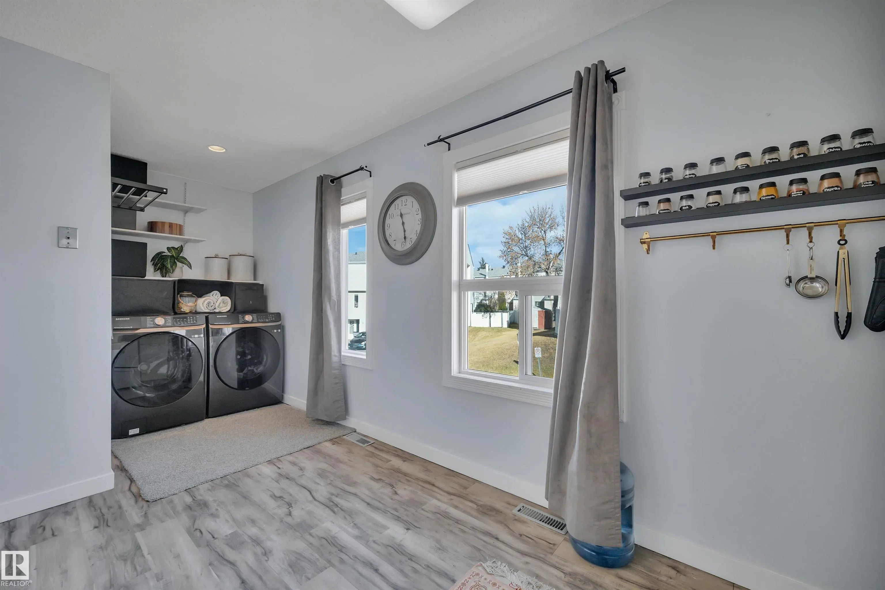 120 KINGSFIELD Village