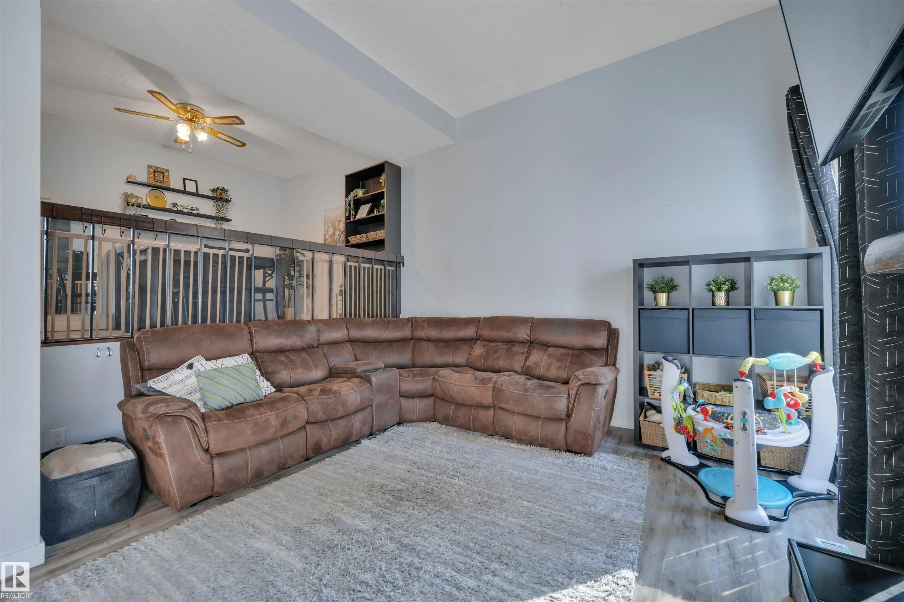 120 KINGSFIELD Village