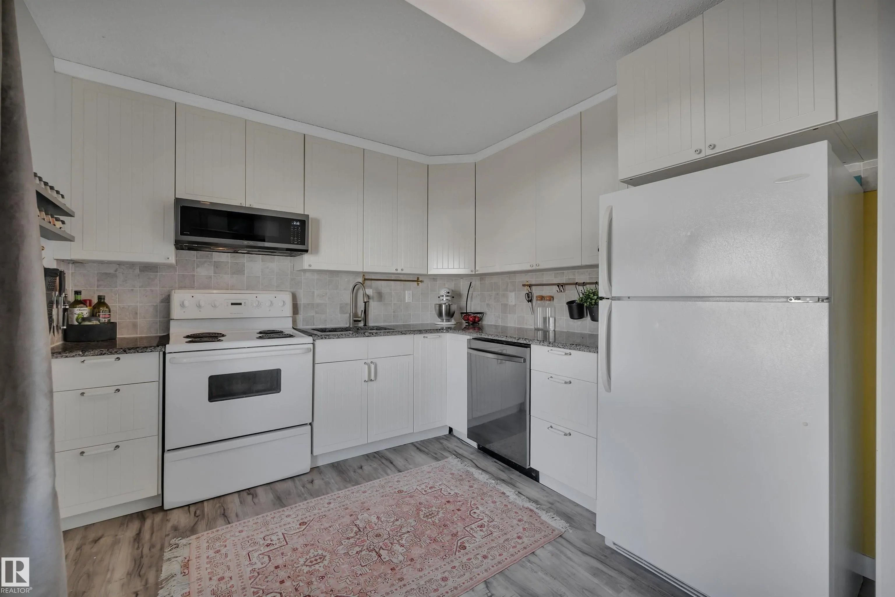 120 KINGSFIELD Village