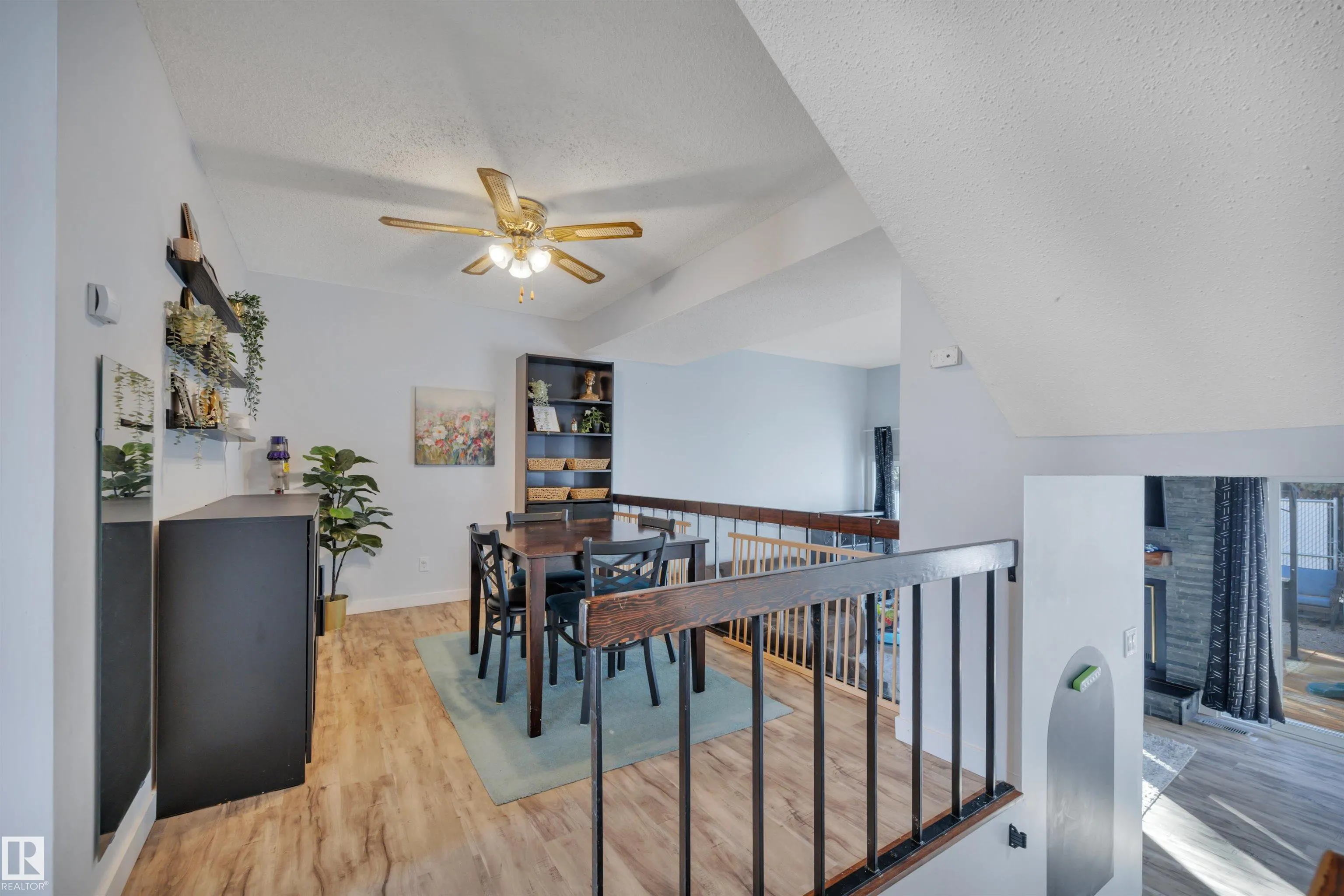 120 KINGSFIELD Village