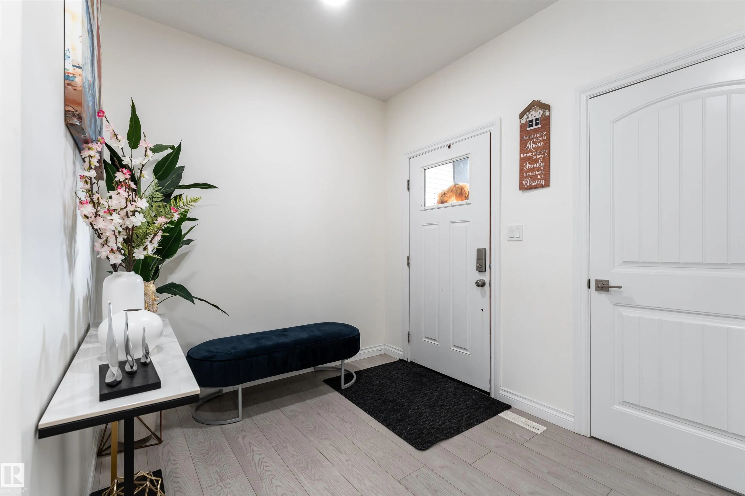 5710 CAUTLEY Crescent