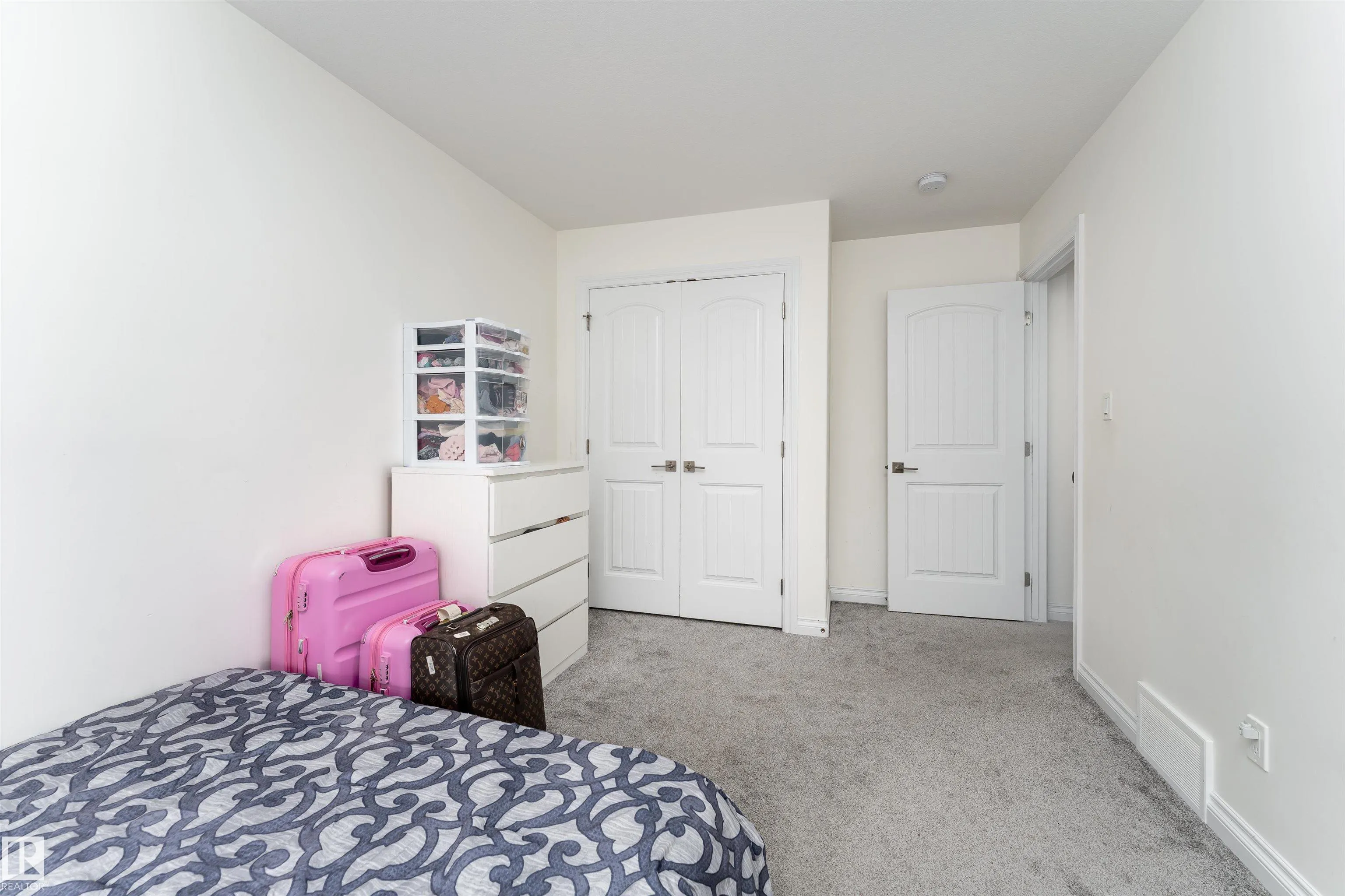 5710 CAUTLEY Crescent