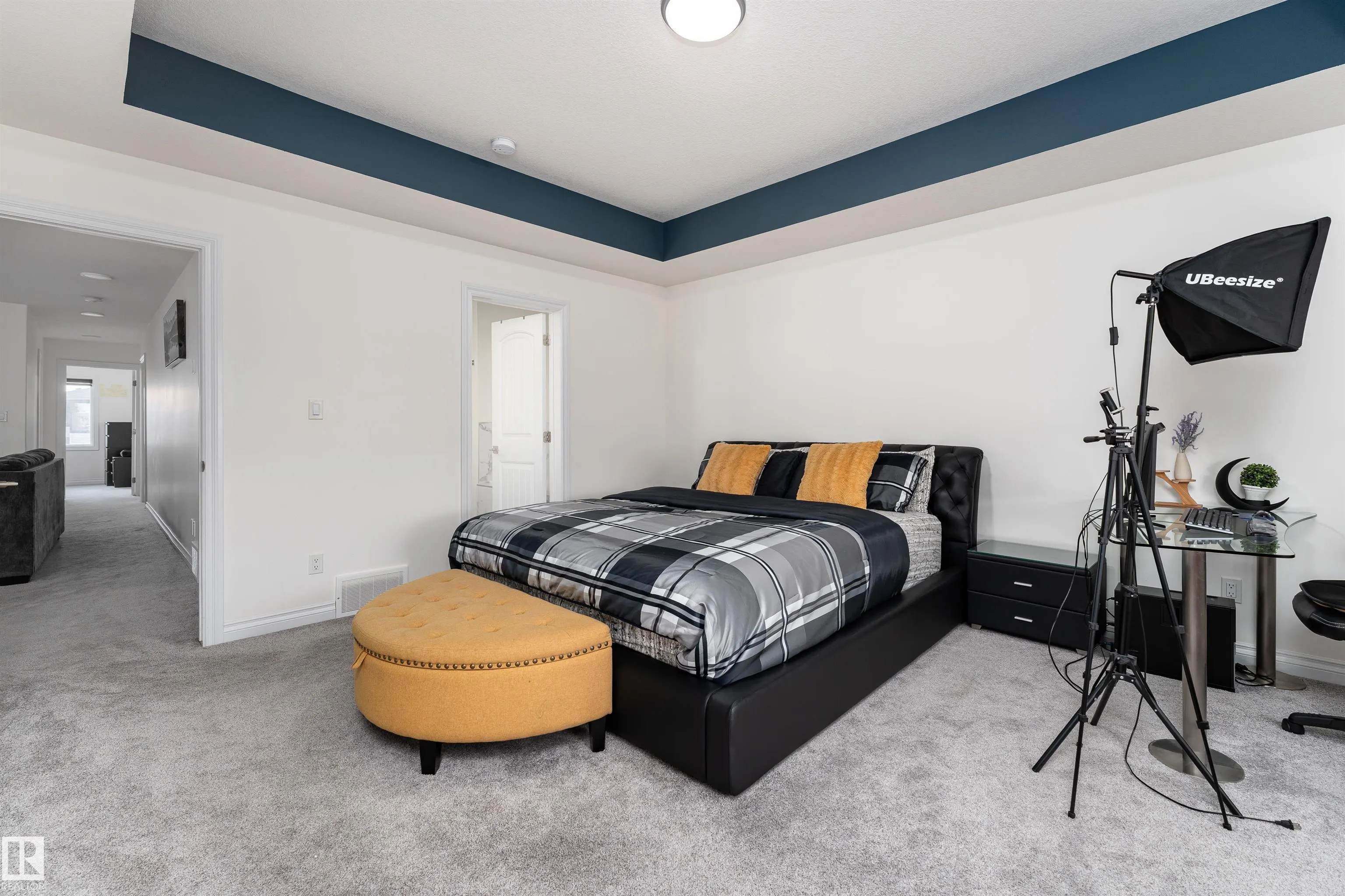 5710 CAUTLEY Crescent