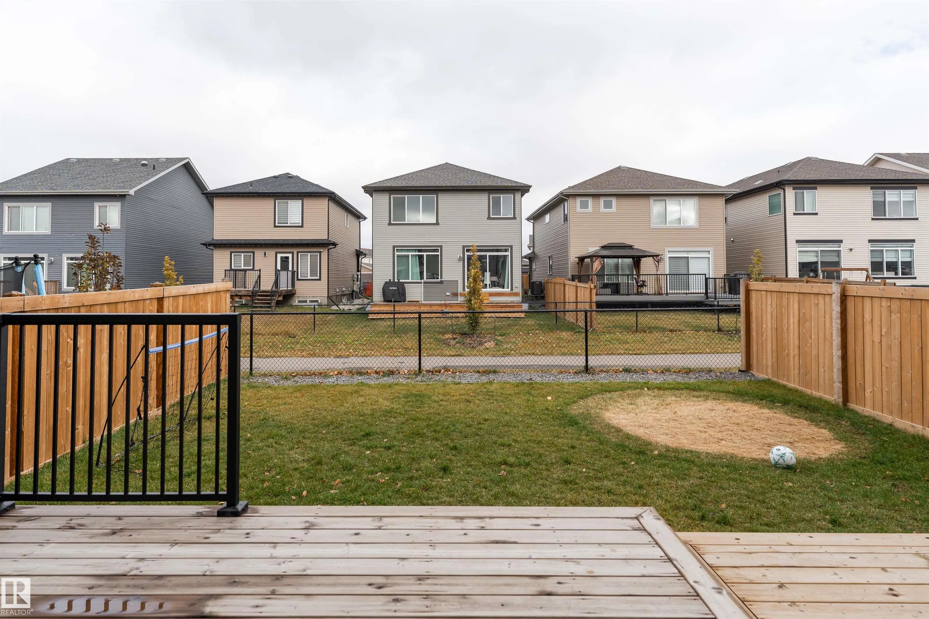 5710 CAUTLEY Crescent